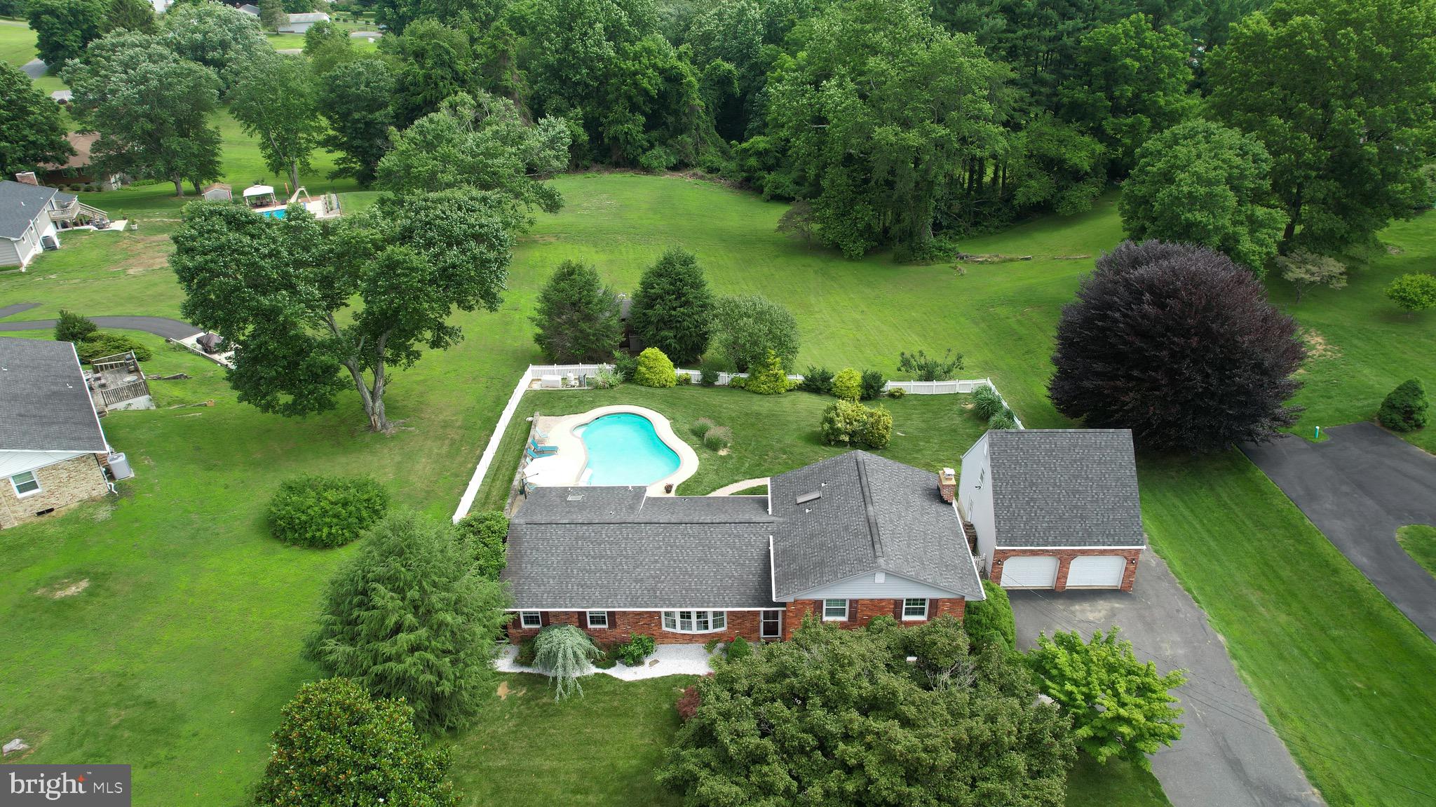 HIGH POINT MANOR - Residential