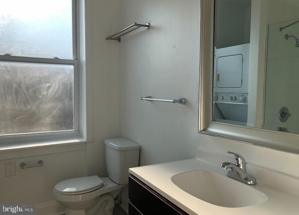 FAIRMOUNT - Residential Lease