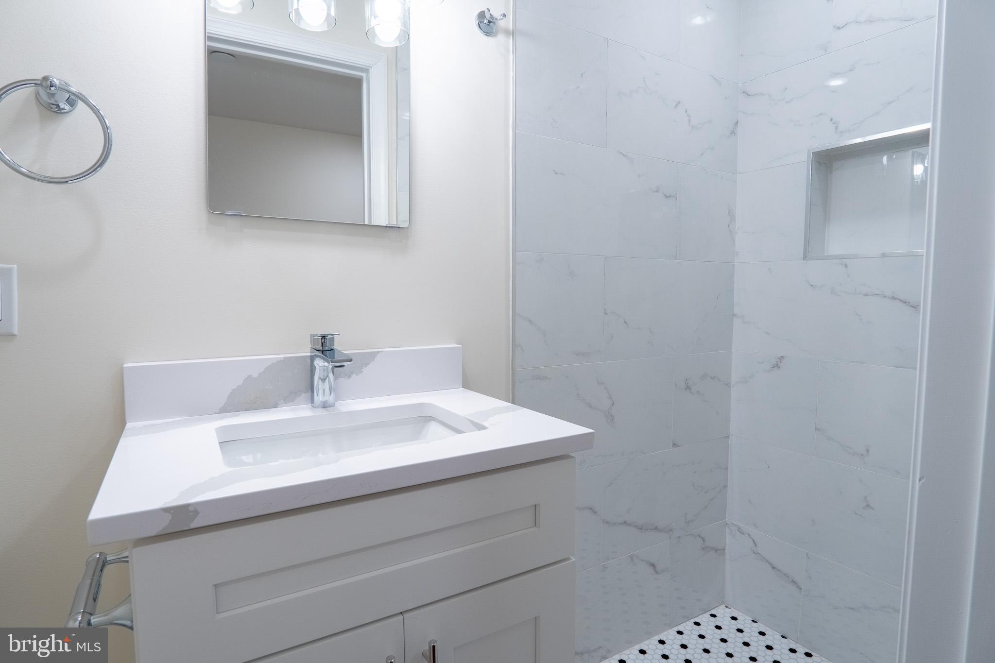 MANTUA - Residential