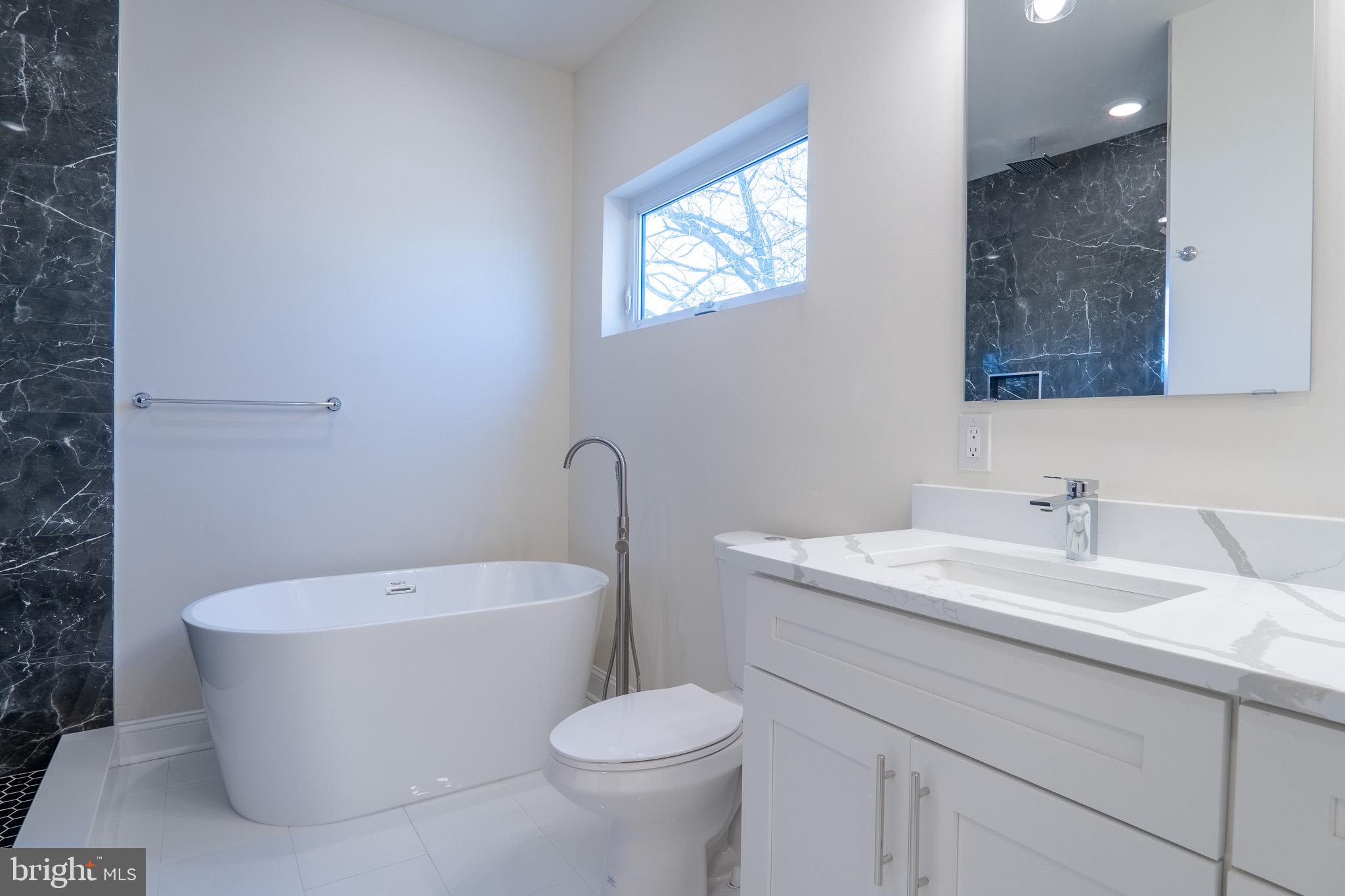 MANTUA - Residential