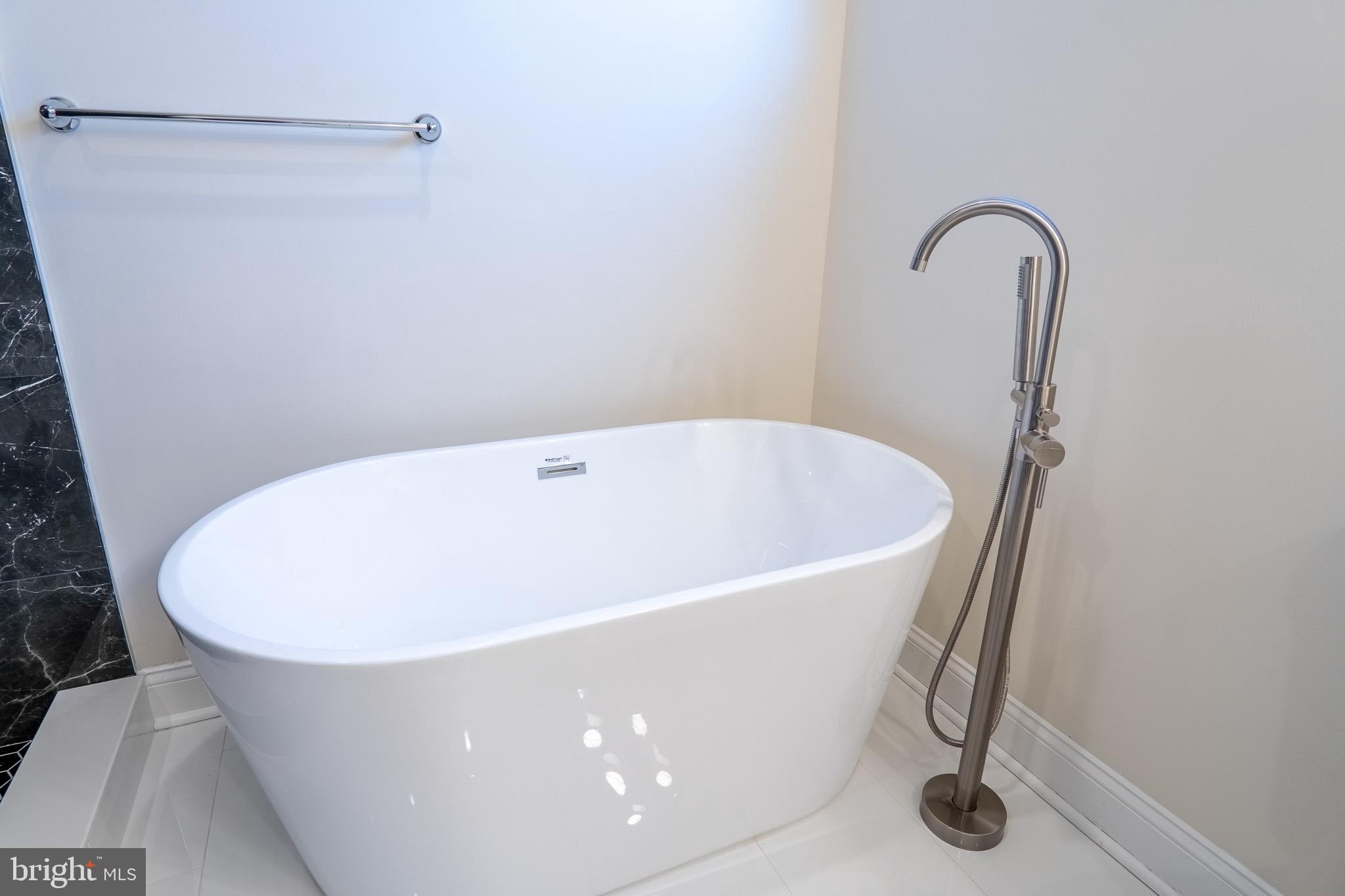 MANTUA - Residential