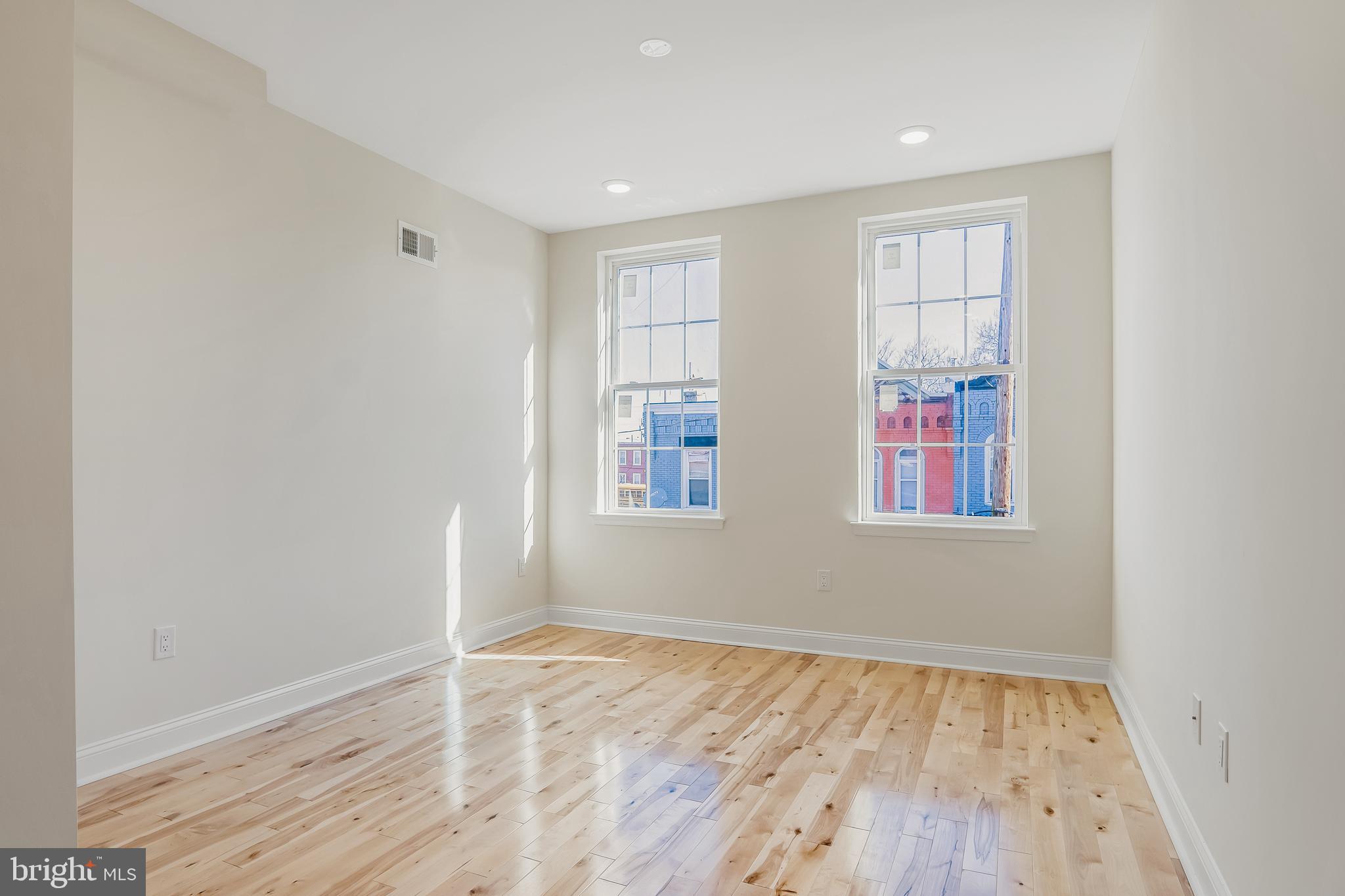 MANTUA - Residential