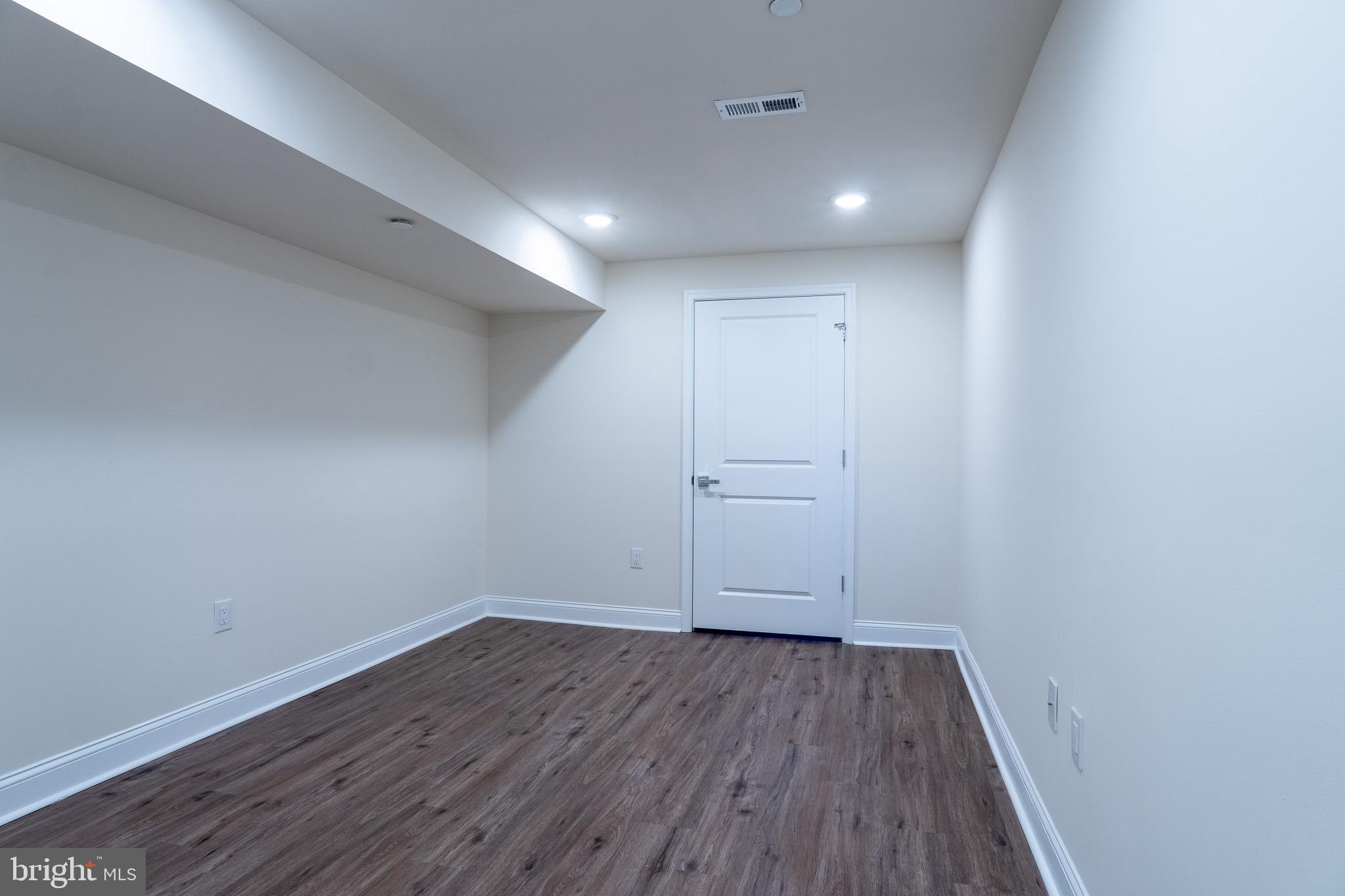 MANTUA - Residential