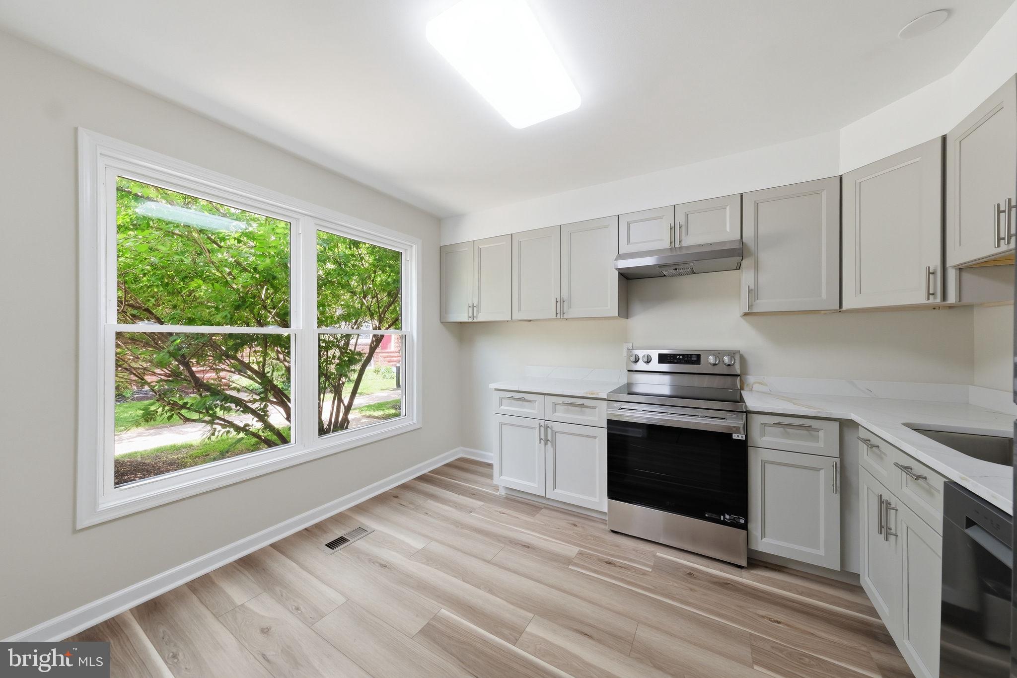 ROUNDHOUSE SQUARE - Residential
