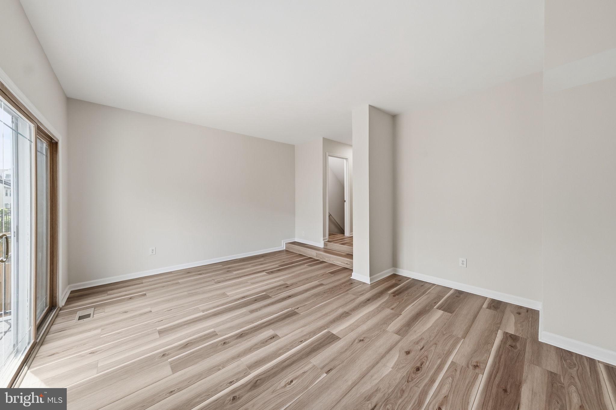 ROUNDHOUSE SQUARE - Residential
