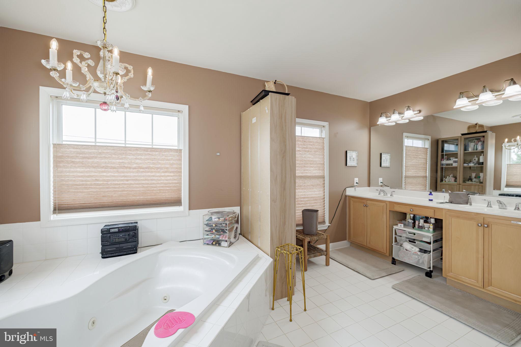 KINGSTOWNE - Residential