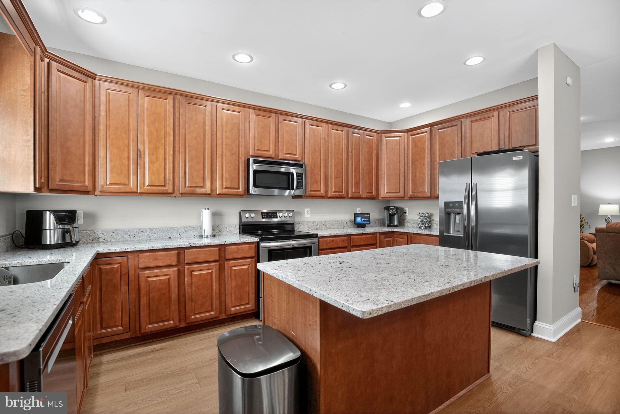 EMERALD HILLS - Residential