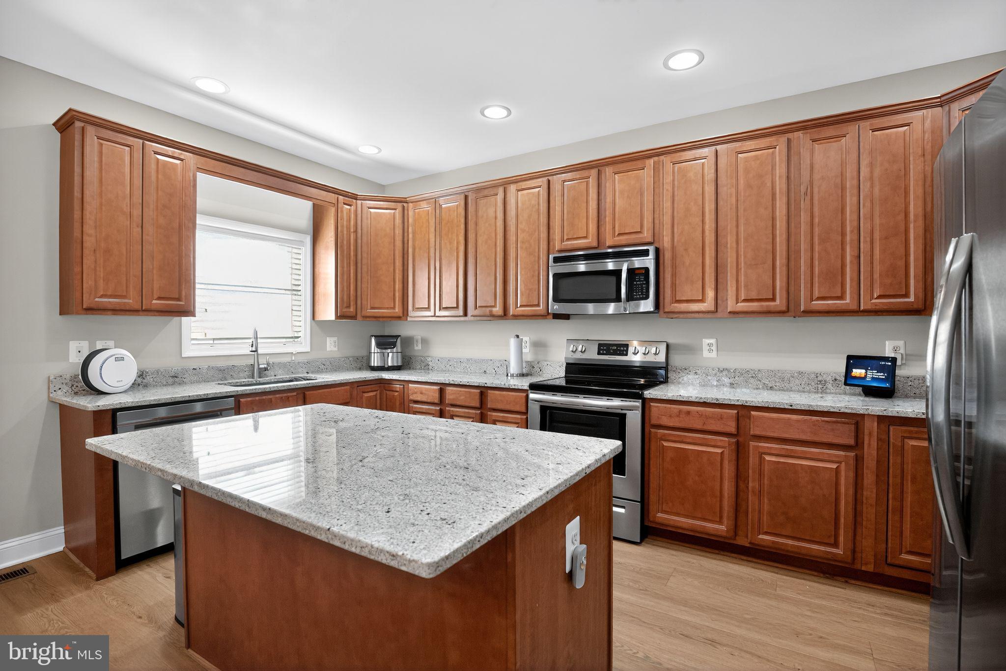 EMERALD HILLS - Residential