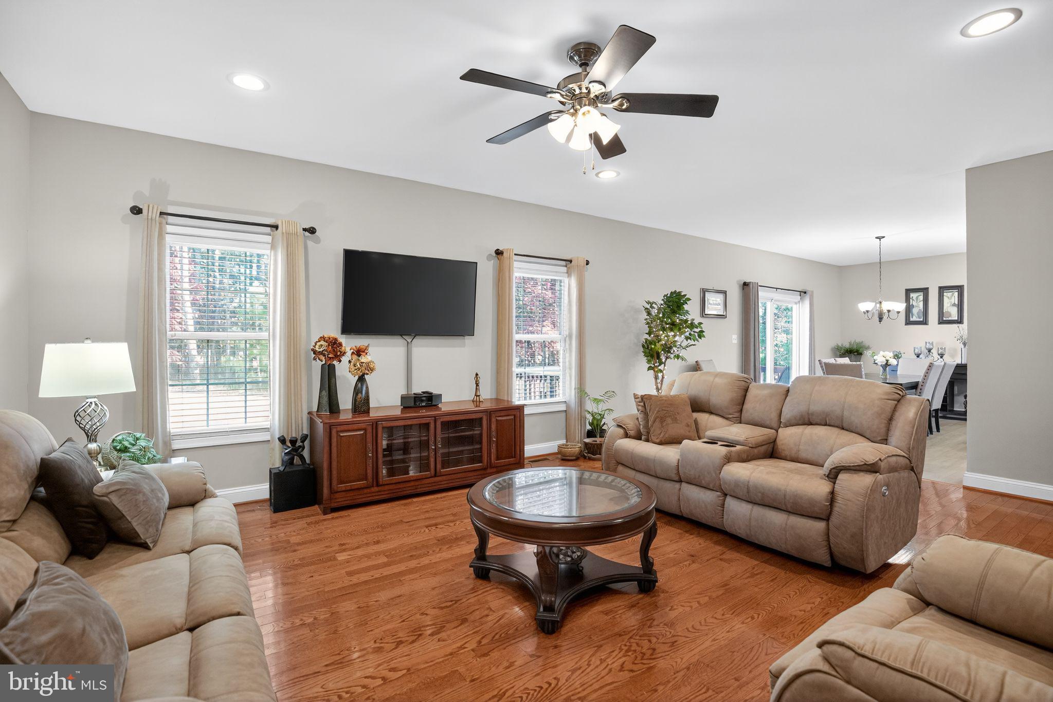 EMERALD HILLS - Residential