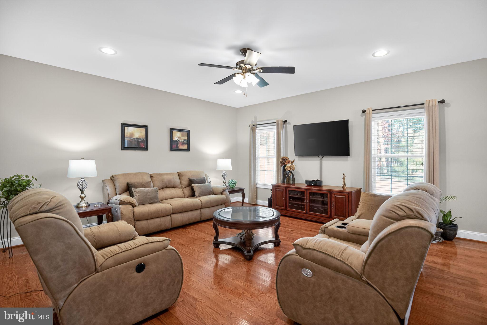 EMERALD HILLS - Residential