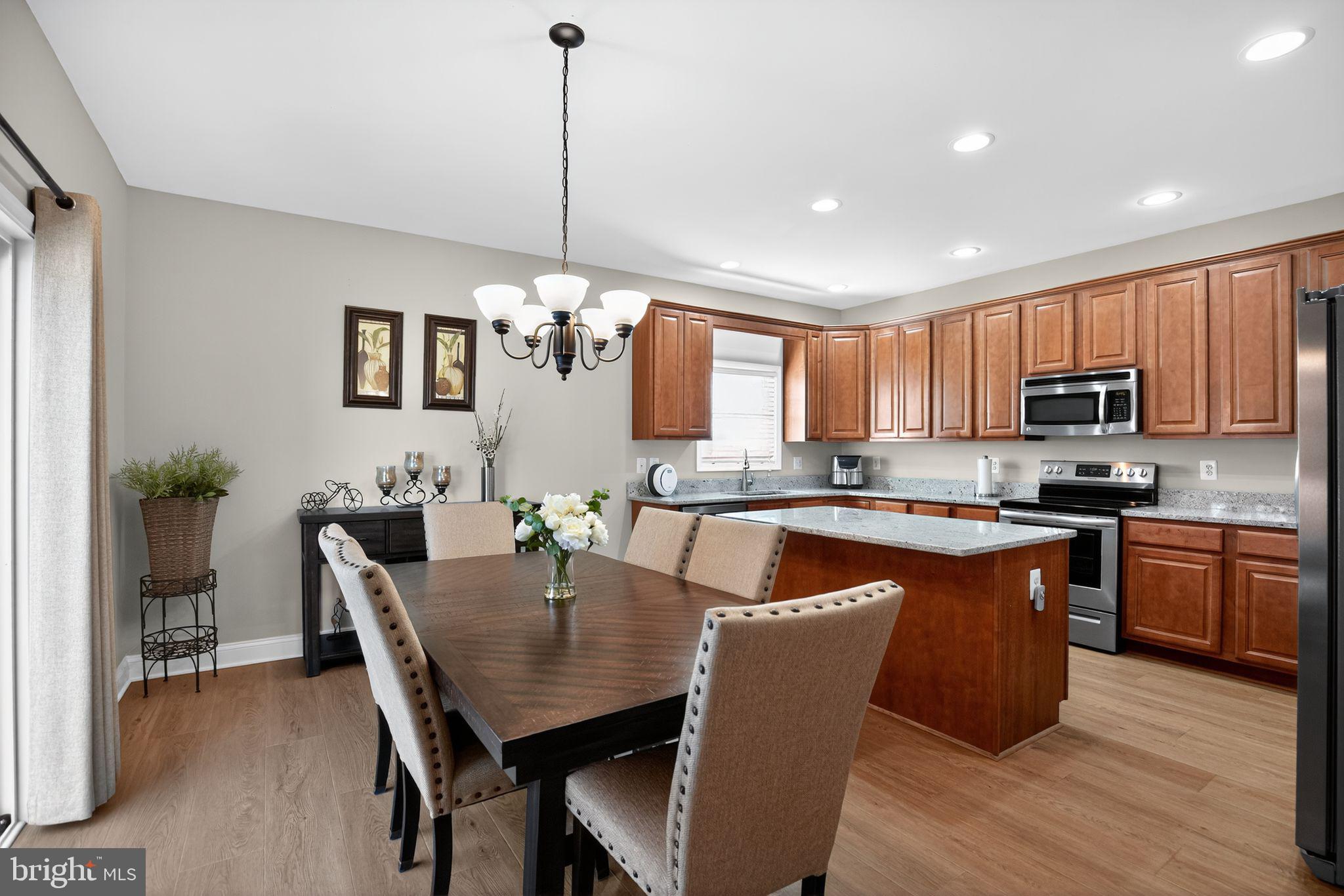 EMERALD HILLS - Residential