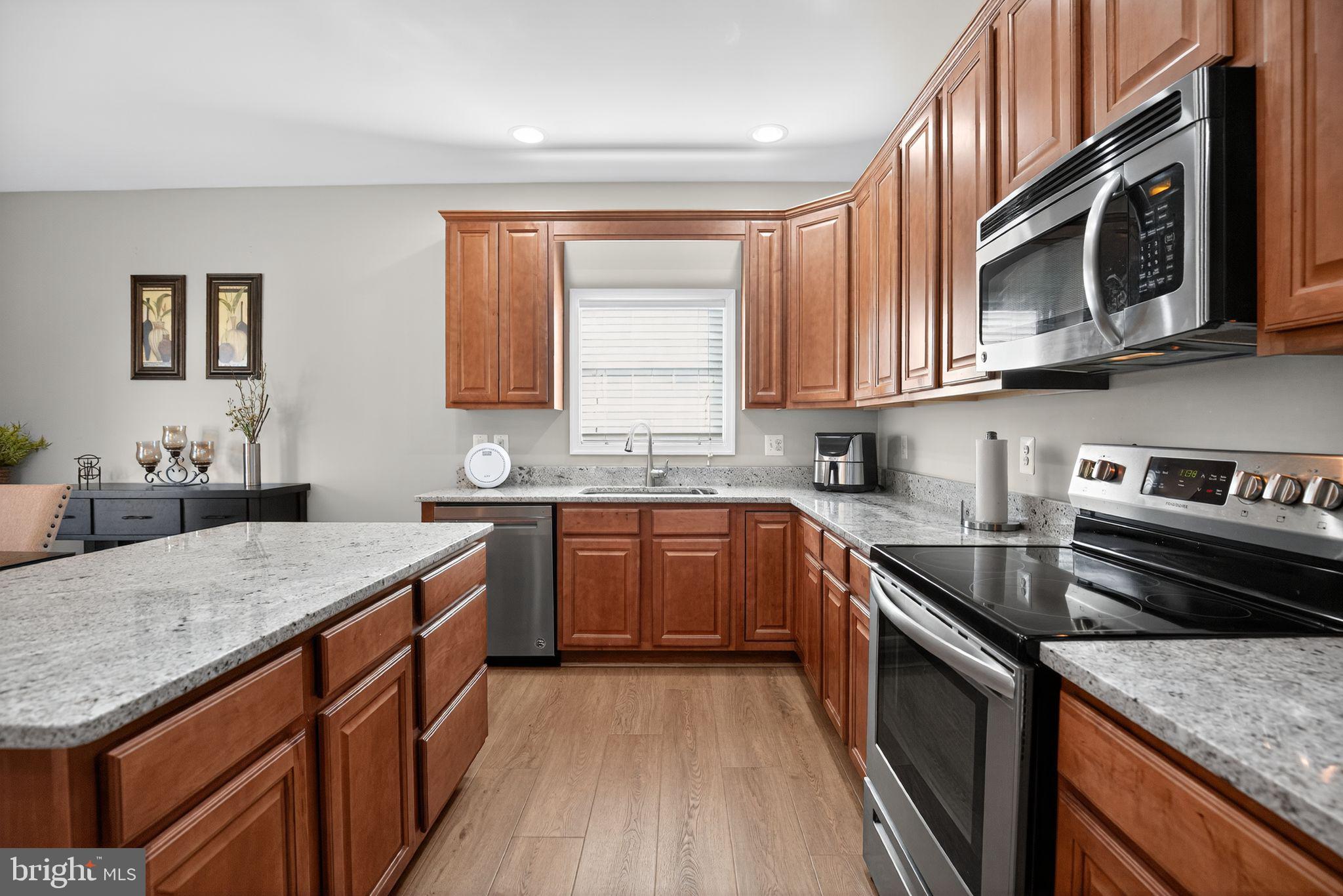 EMERALD HILLS - Residential