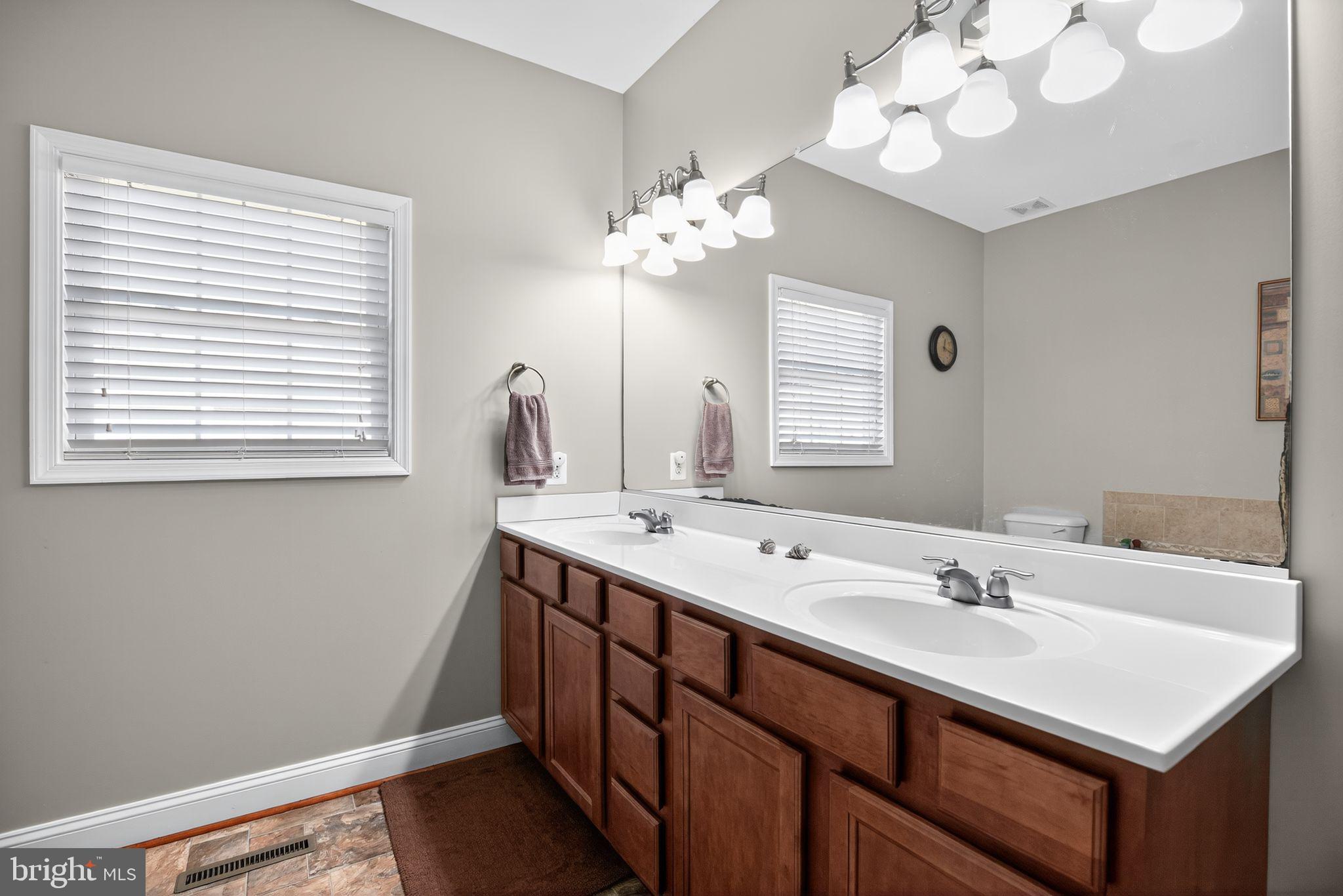 EMERALD HILLS - Residential