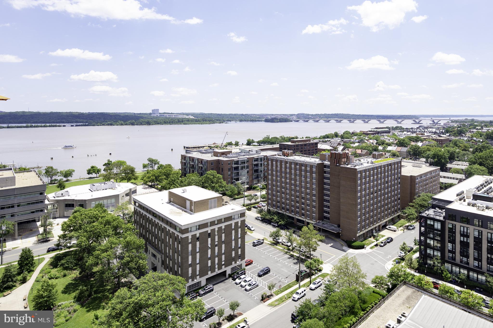 ALEXANDRIA HOUSE - Residential