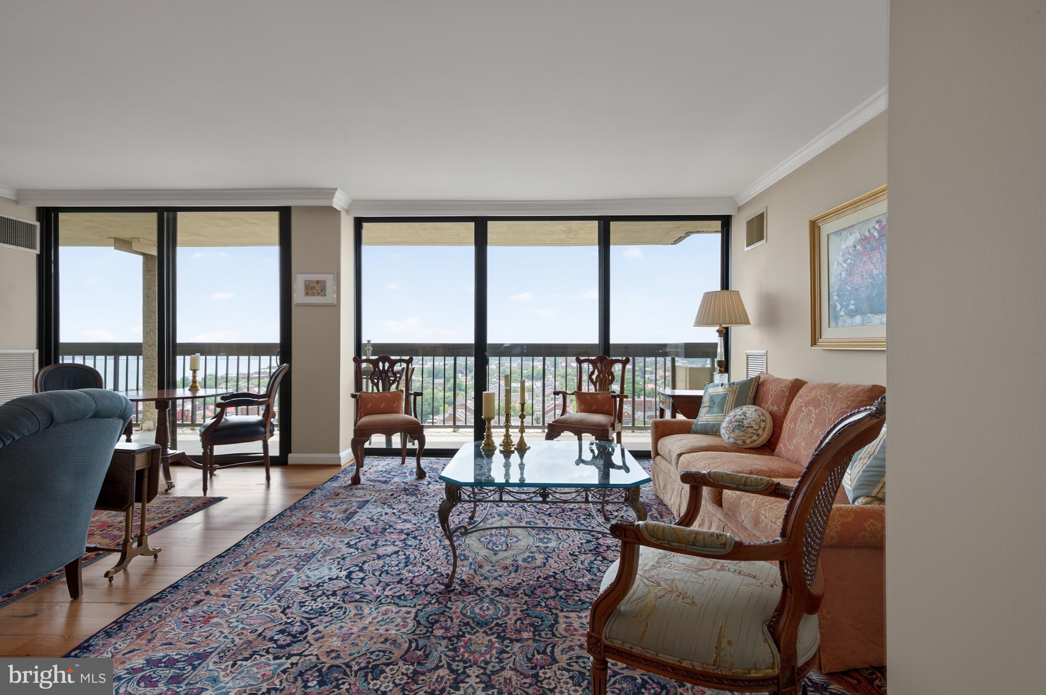 ALEXANDRIA HOUSE - Residential