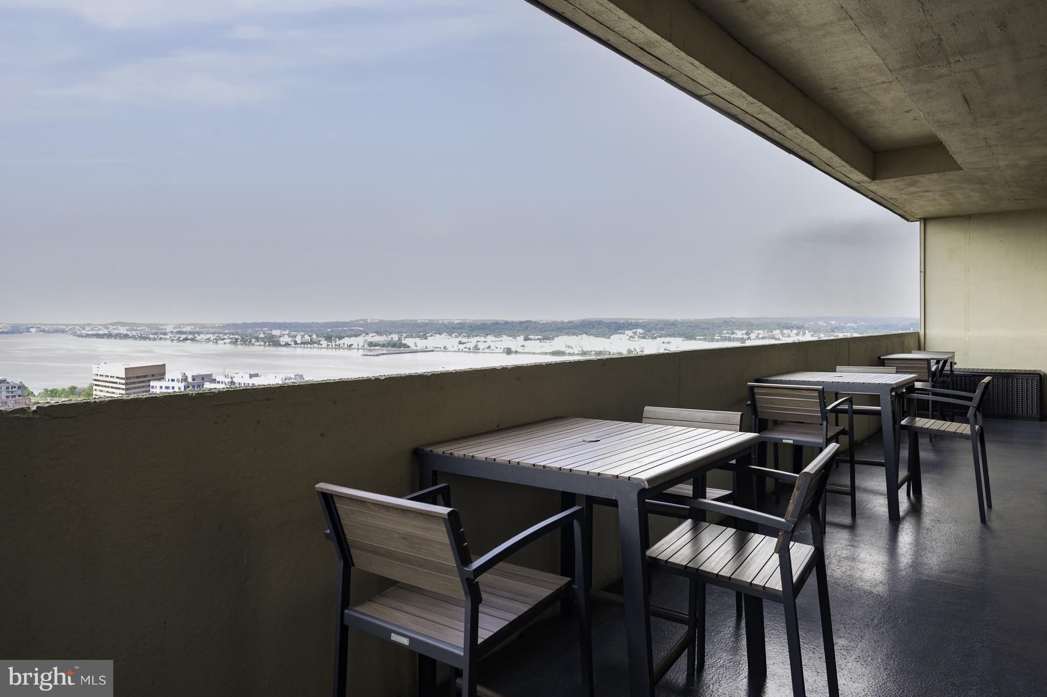 ALEXANDRIA HOUSE - Residential