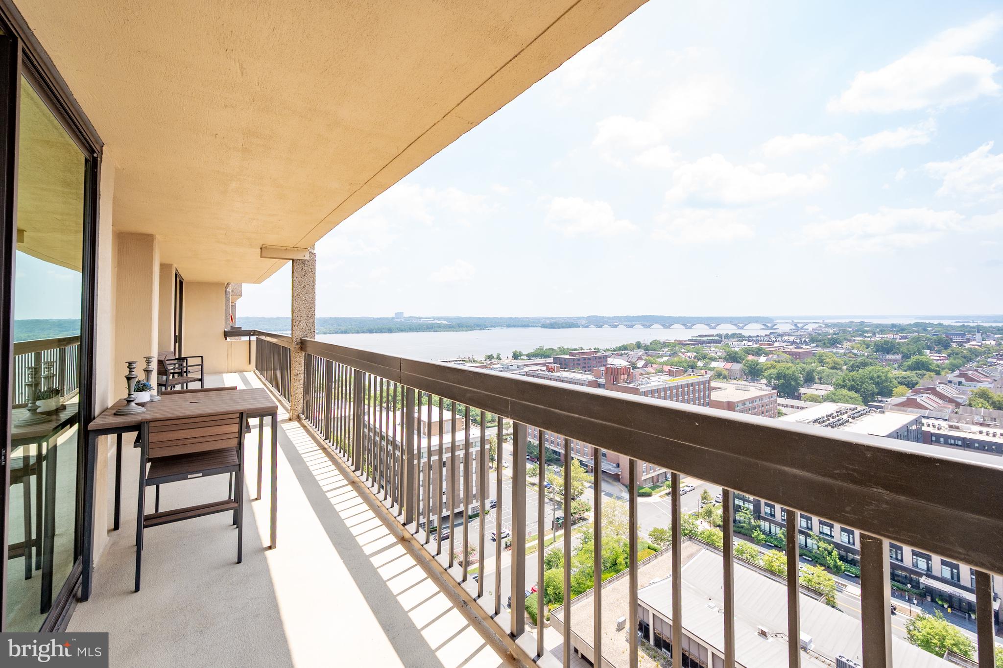 ALEXANDRIA HOUSE - Residential