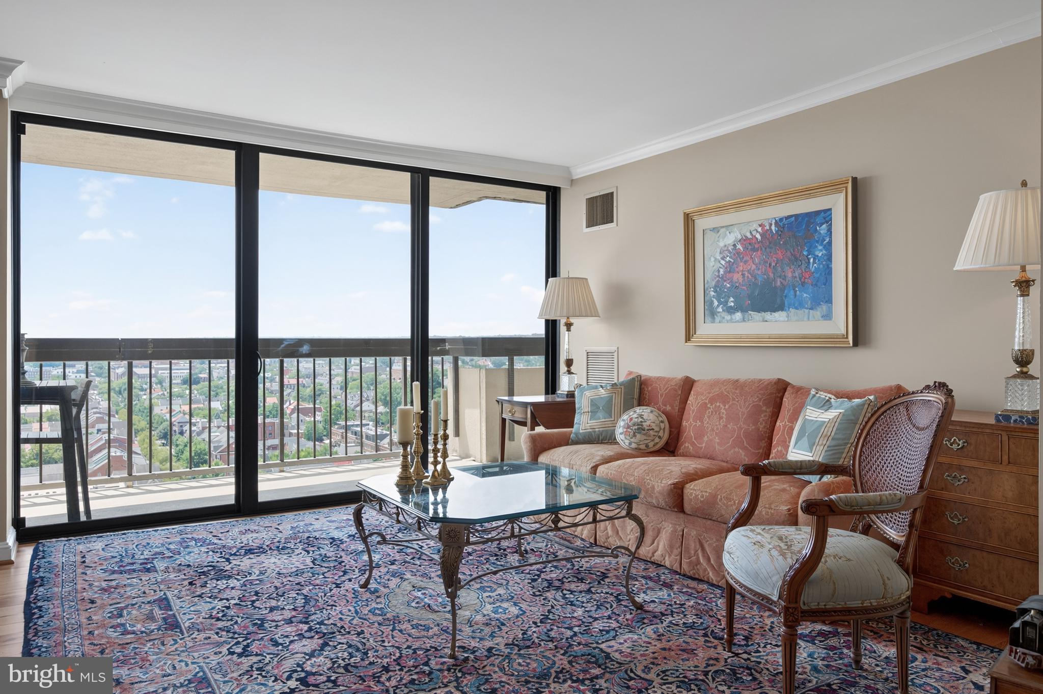 ALEXANDRIA HOUSE - Residential