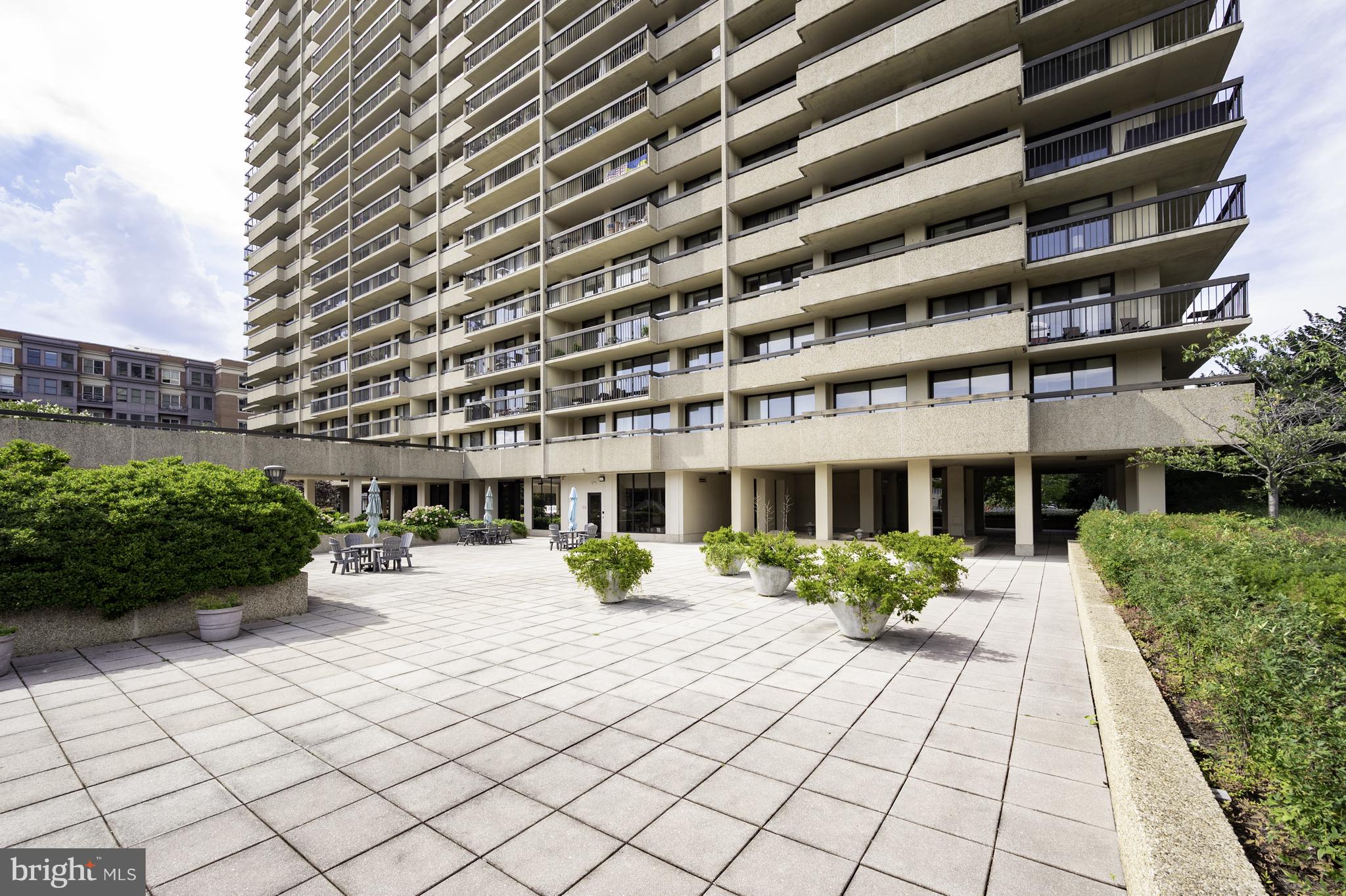 ALEXANDRIA HOUSE - Residential