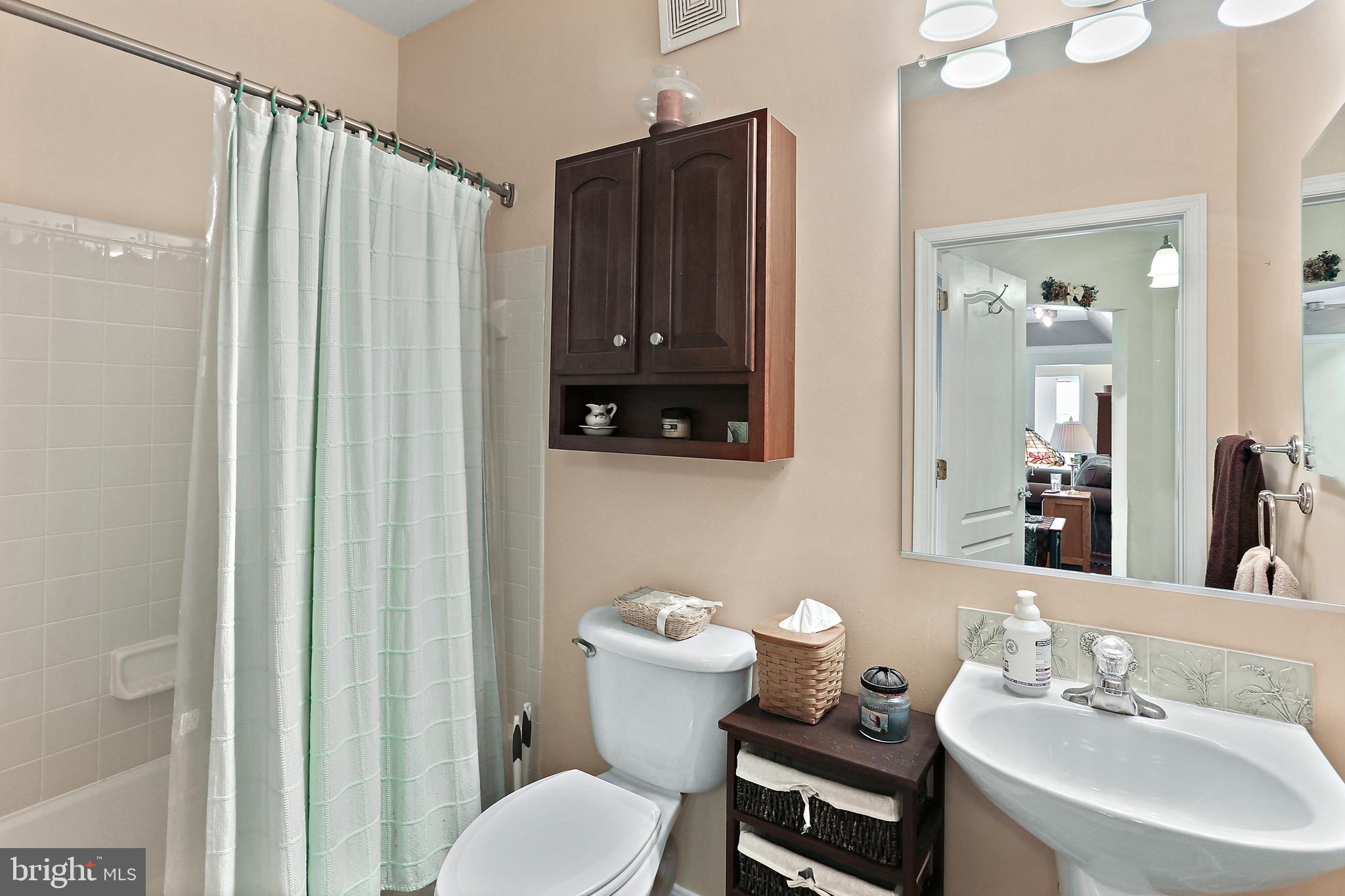 GATHERINGS AT LYNDWOOD - Residential