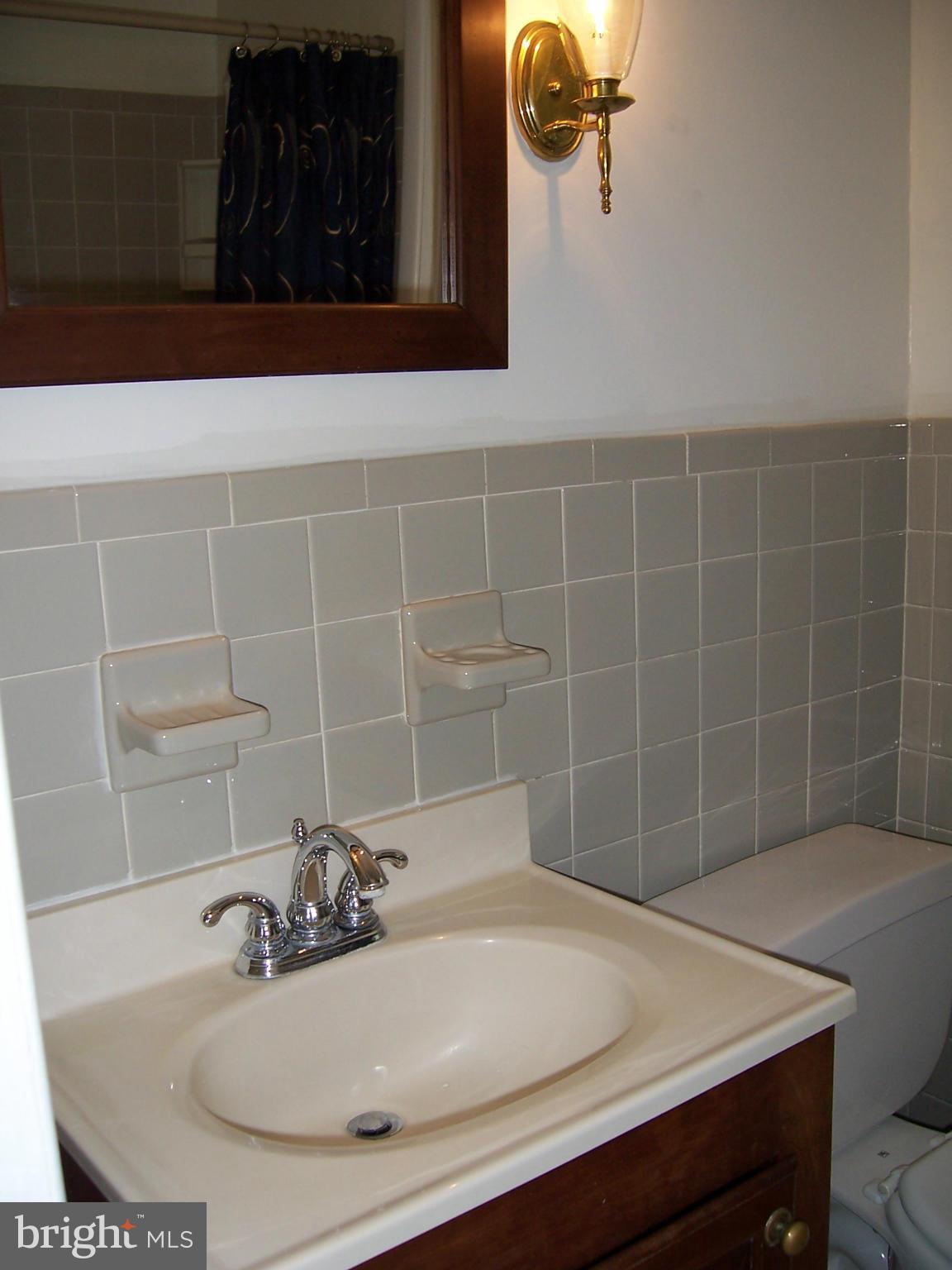 BAREFOOT ACRES - Residential Lease