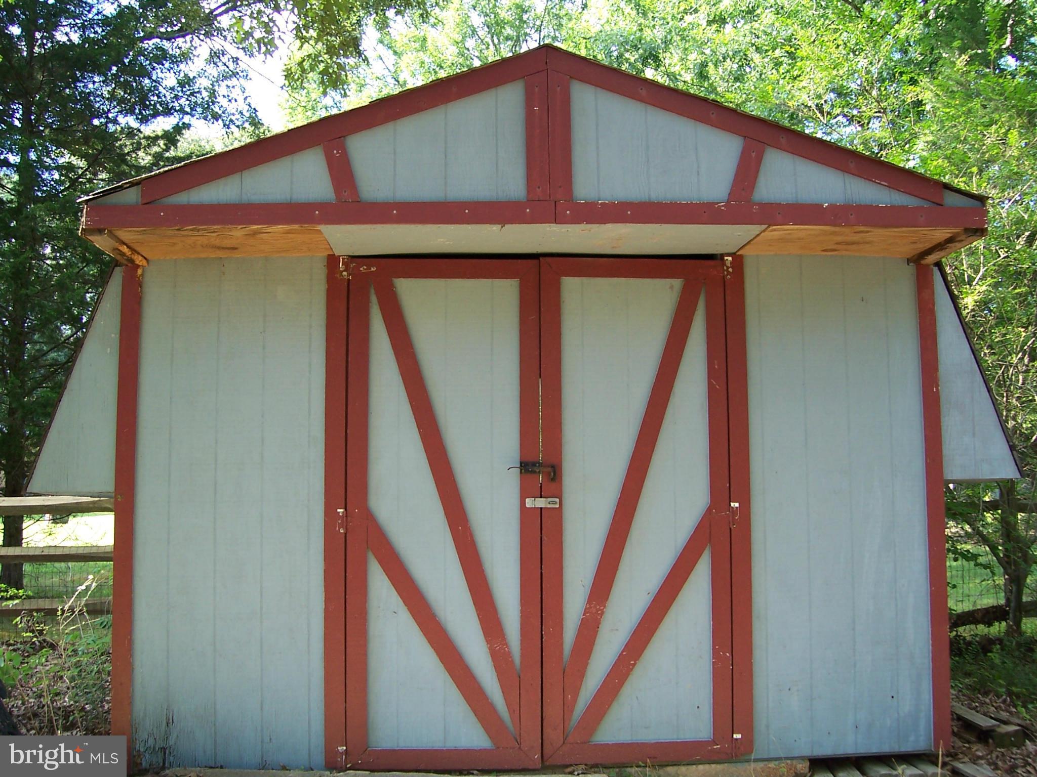 BAREFOOT ACRES - Residential Lease