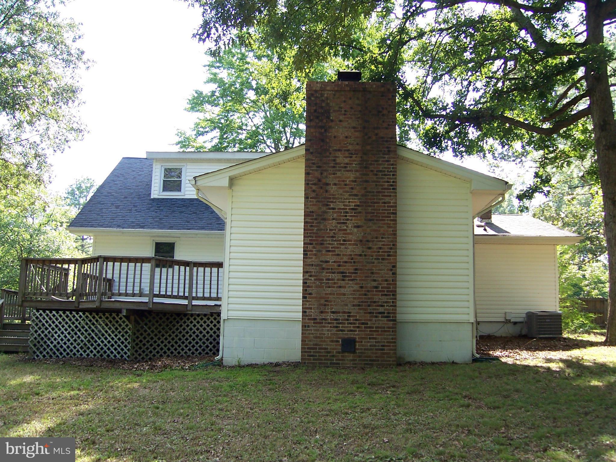 BAREFOOT ACRES - Residential Lease