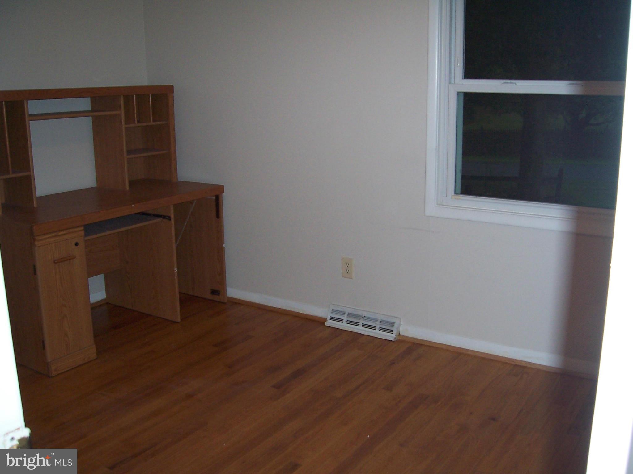 BAREFOOT ACRES - Residential Lease