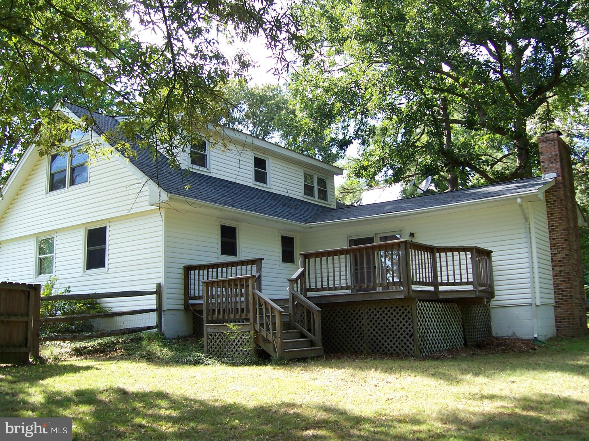 BAREFOOT ACRES - Residential Lease