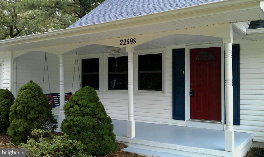 BAREFOOT ACRES - Residential Lease