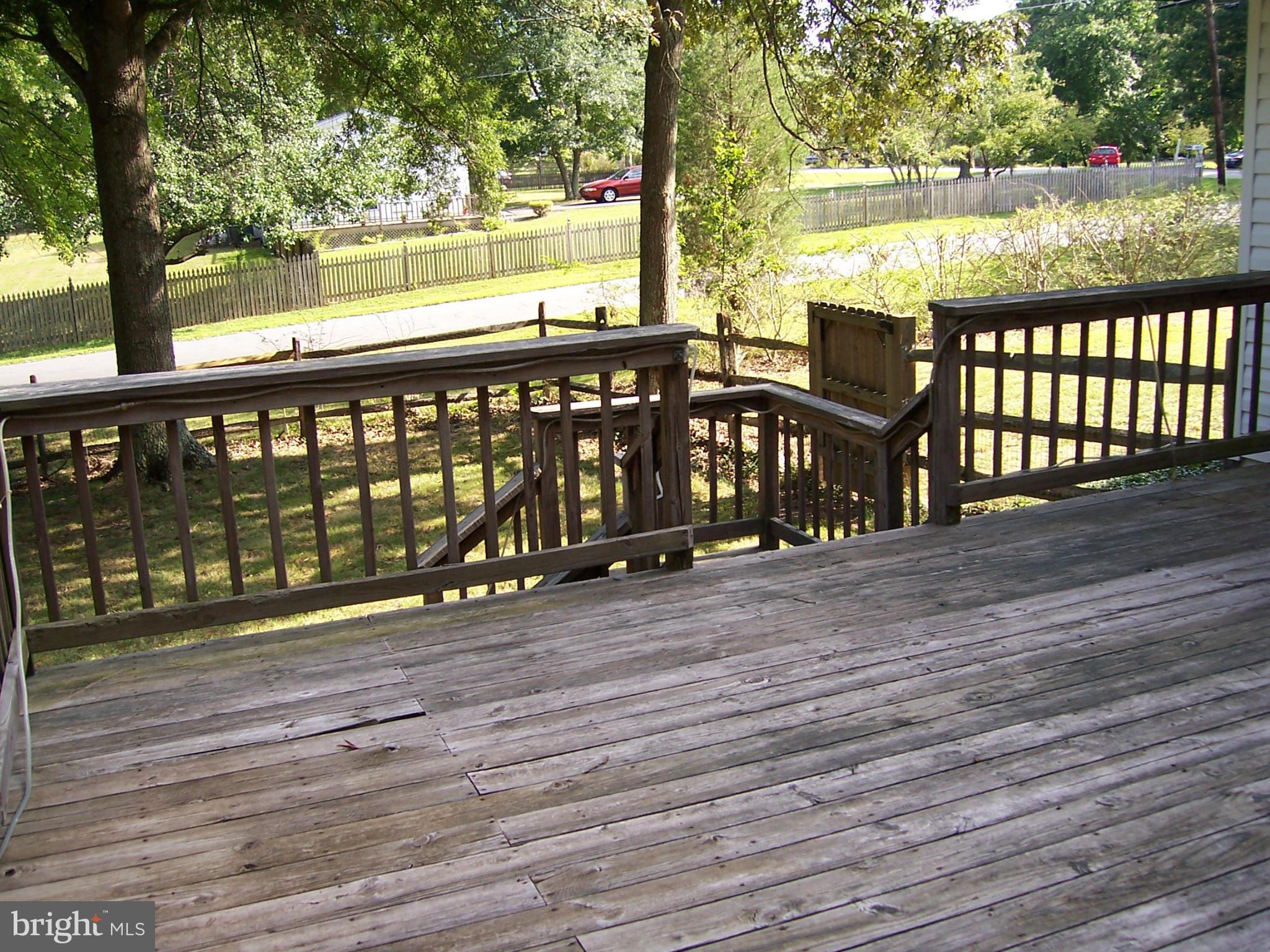 BAREFOOT ACRES - Residential Lease