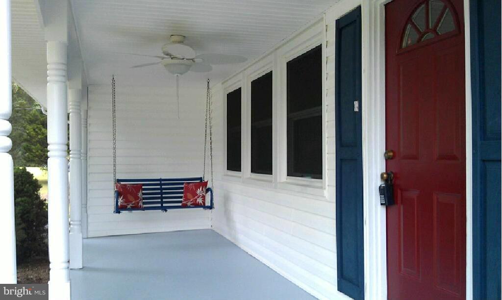 BAREFOOT ACRES - Residential Lease