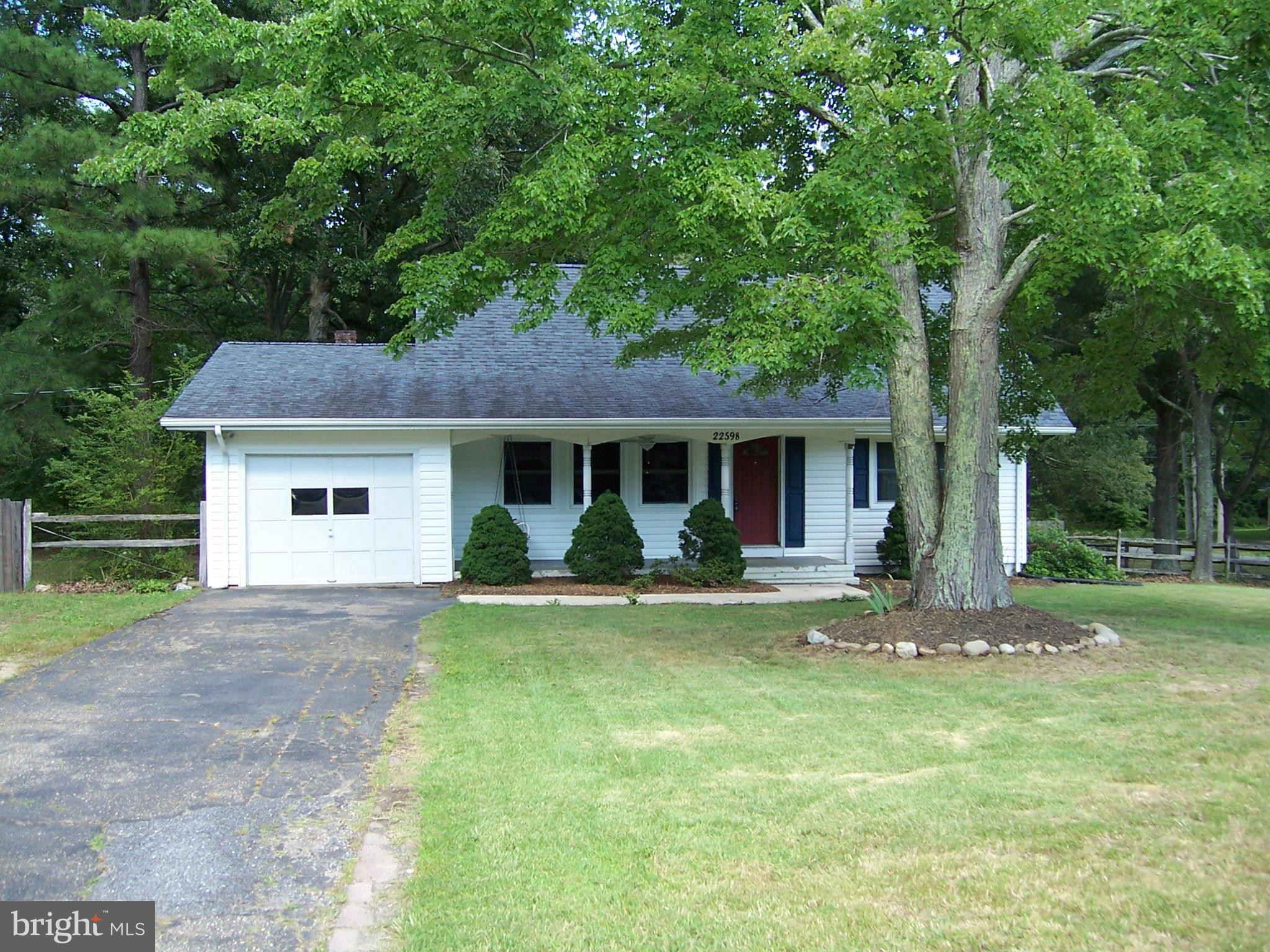 BAREFOOT ACRES - Residential Lease