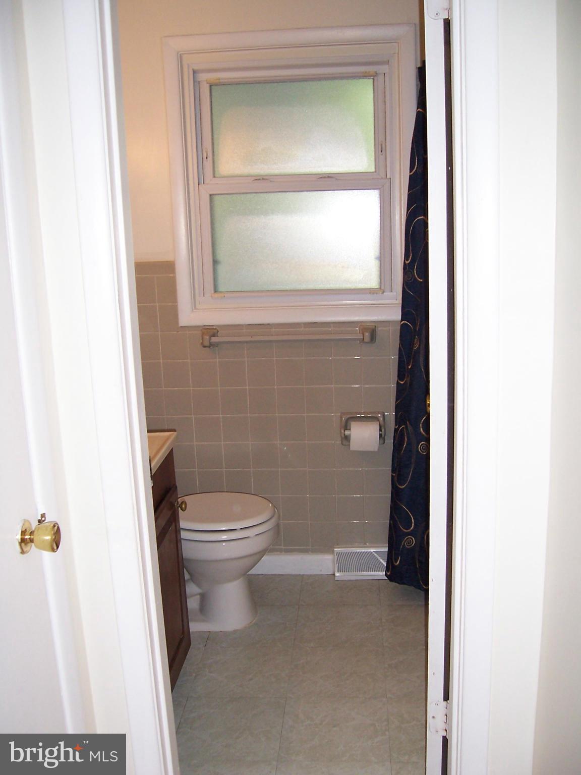 BAREFOOT ACRES - Residential Lease