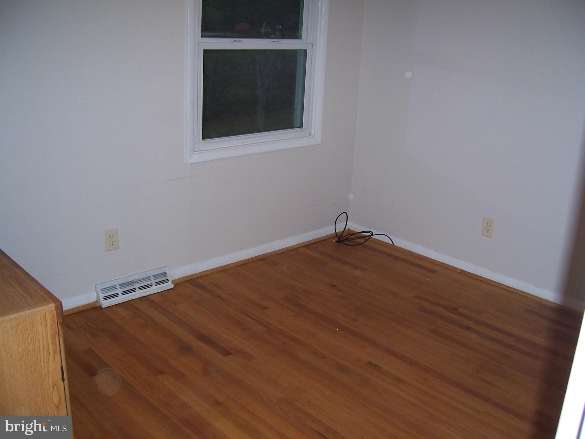 BAREFOOT ACRES - Residential Lease