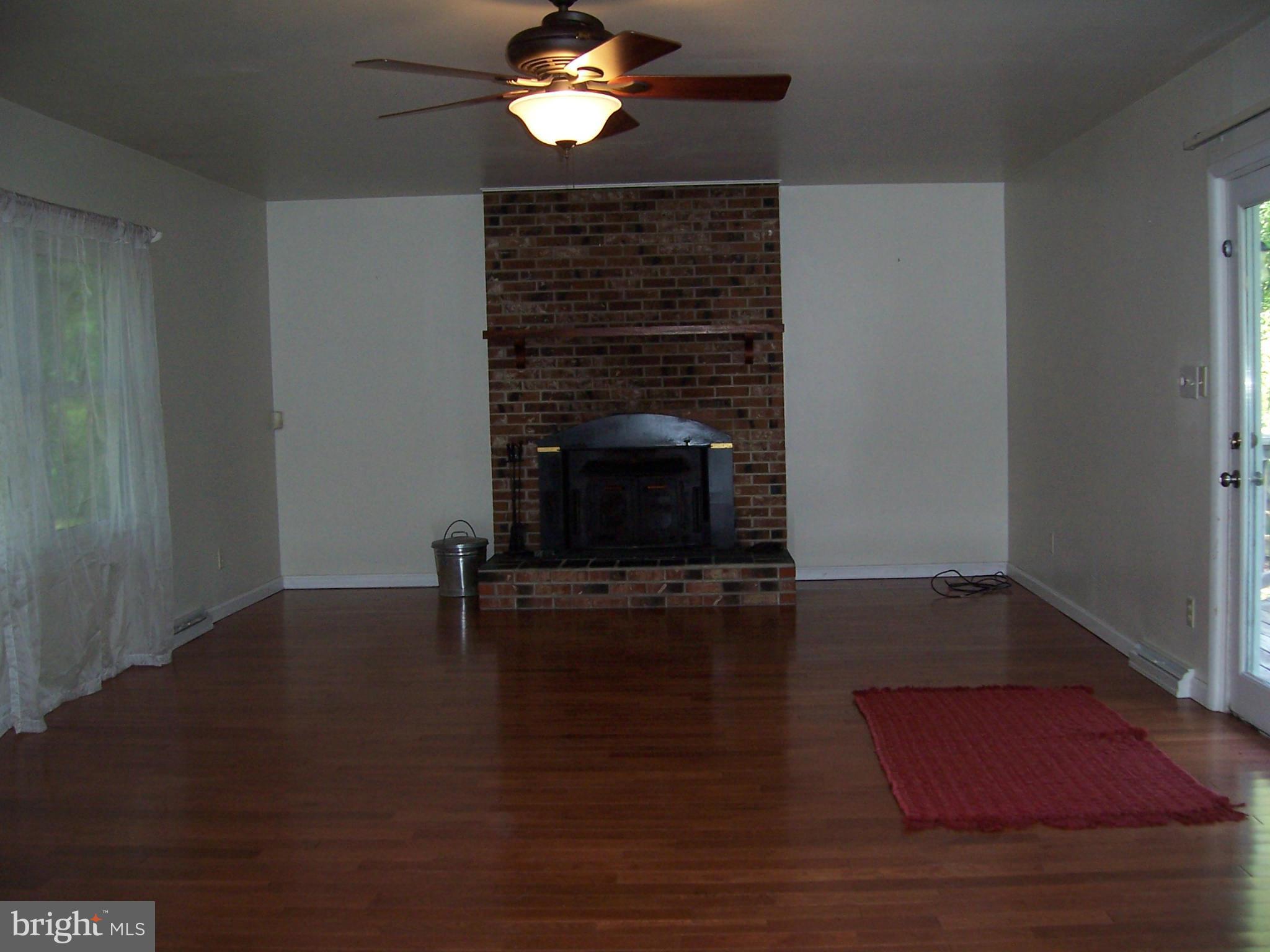 BAREFOOT ACRES - Residential Lease