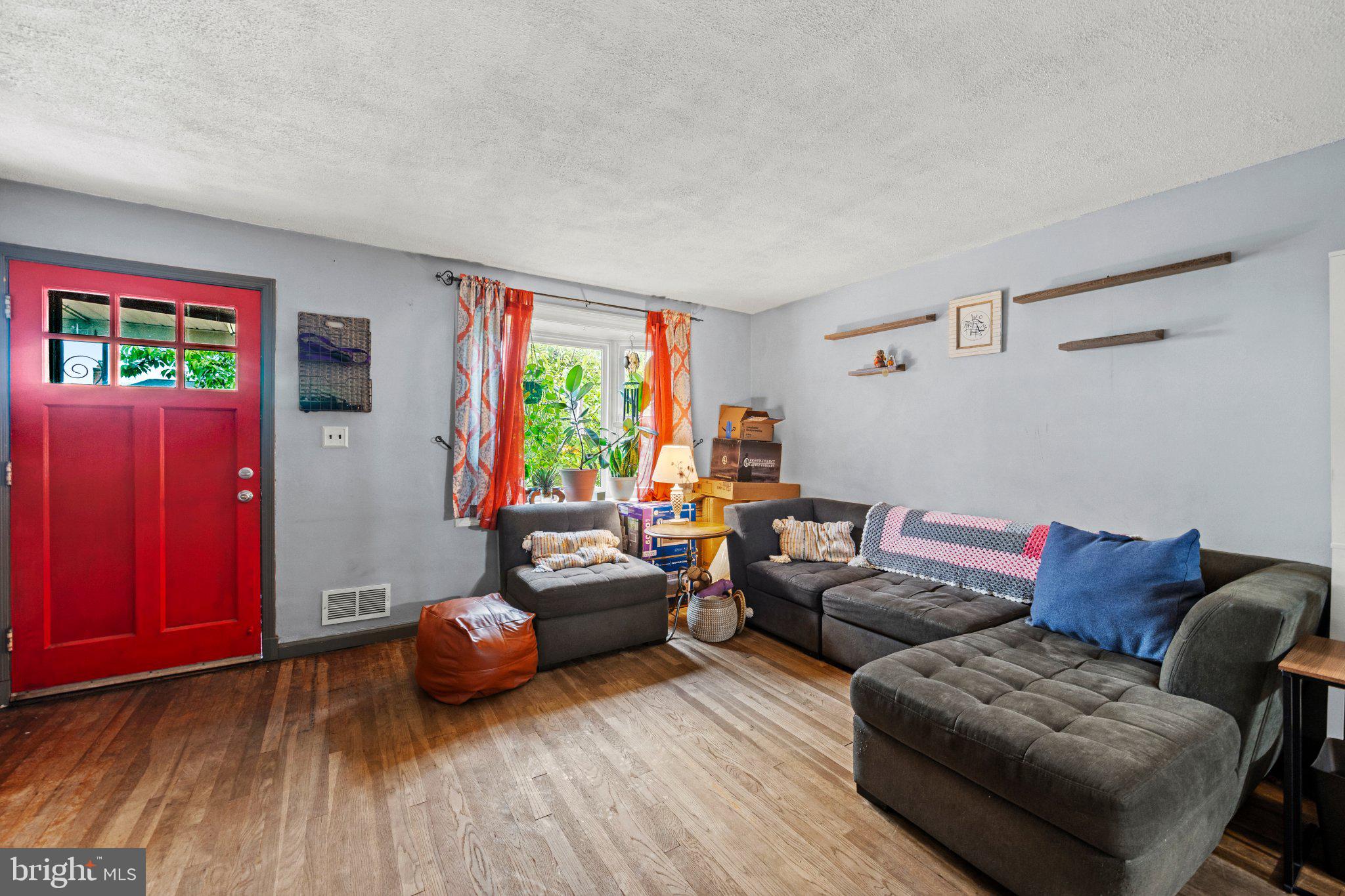 5504 DOLORES AVENUE