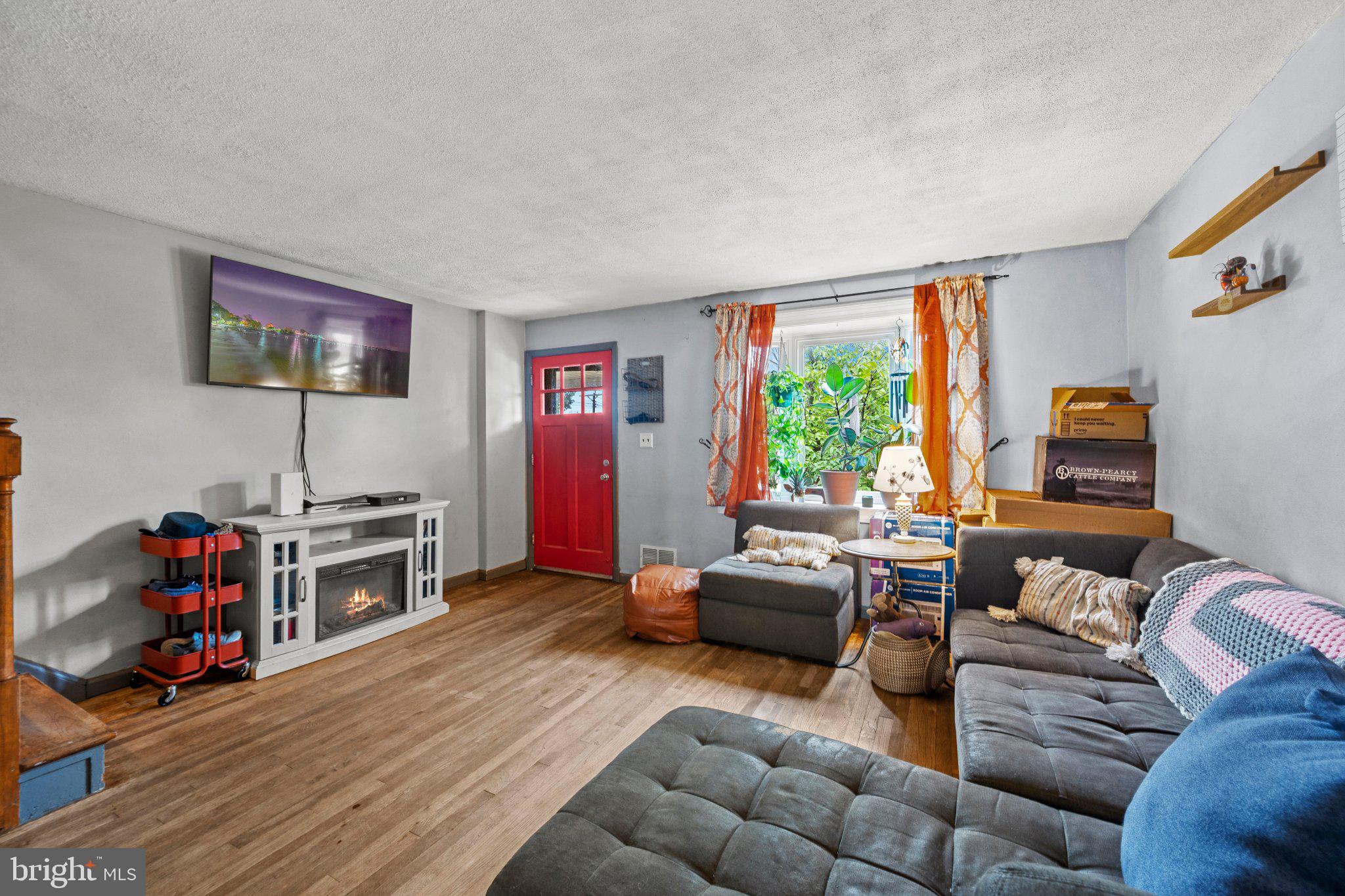 5504 DOLORES AVENUE