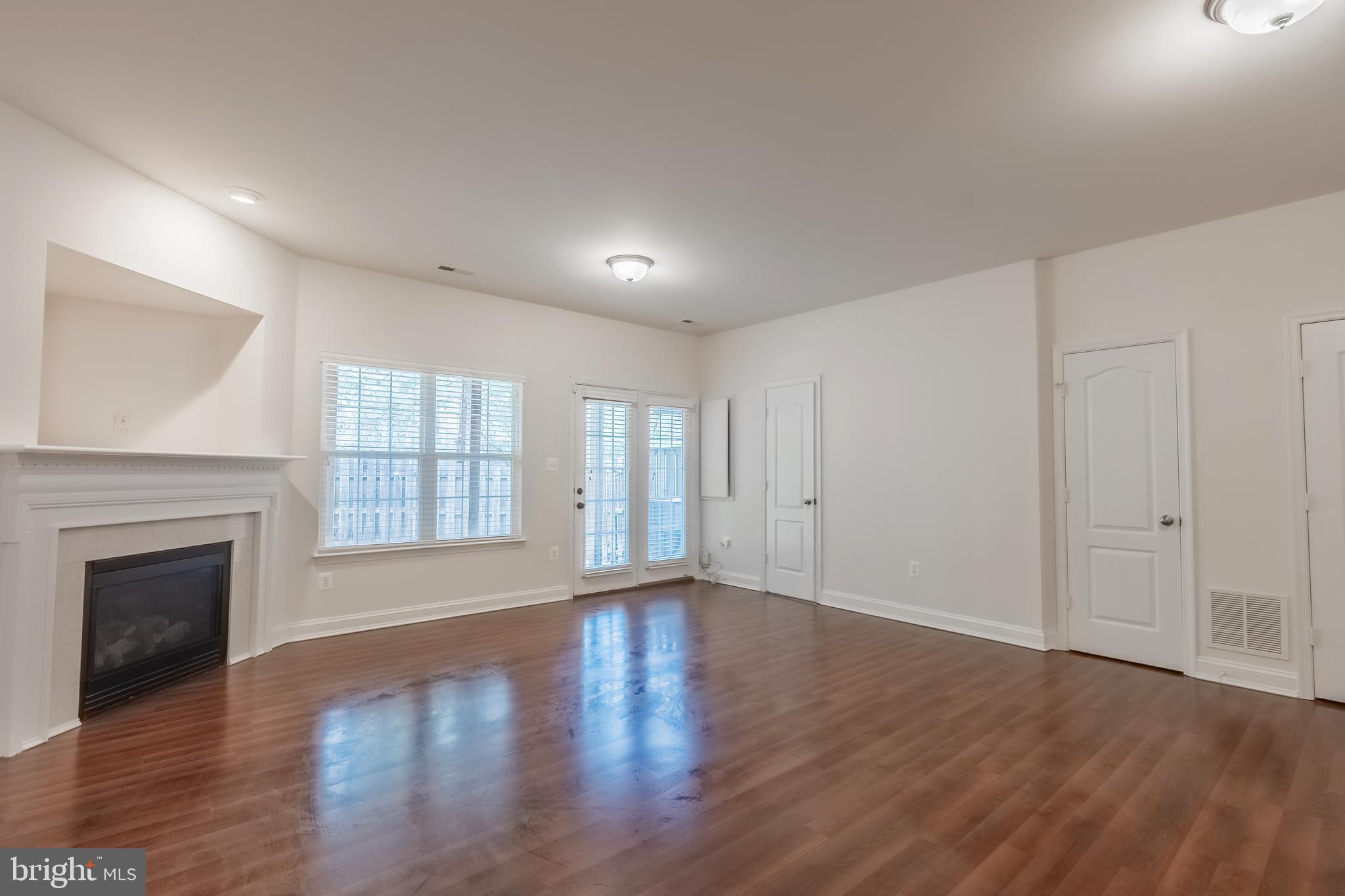 RIVER OAKS - Residential