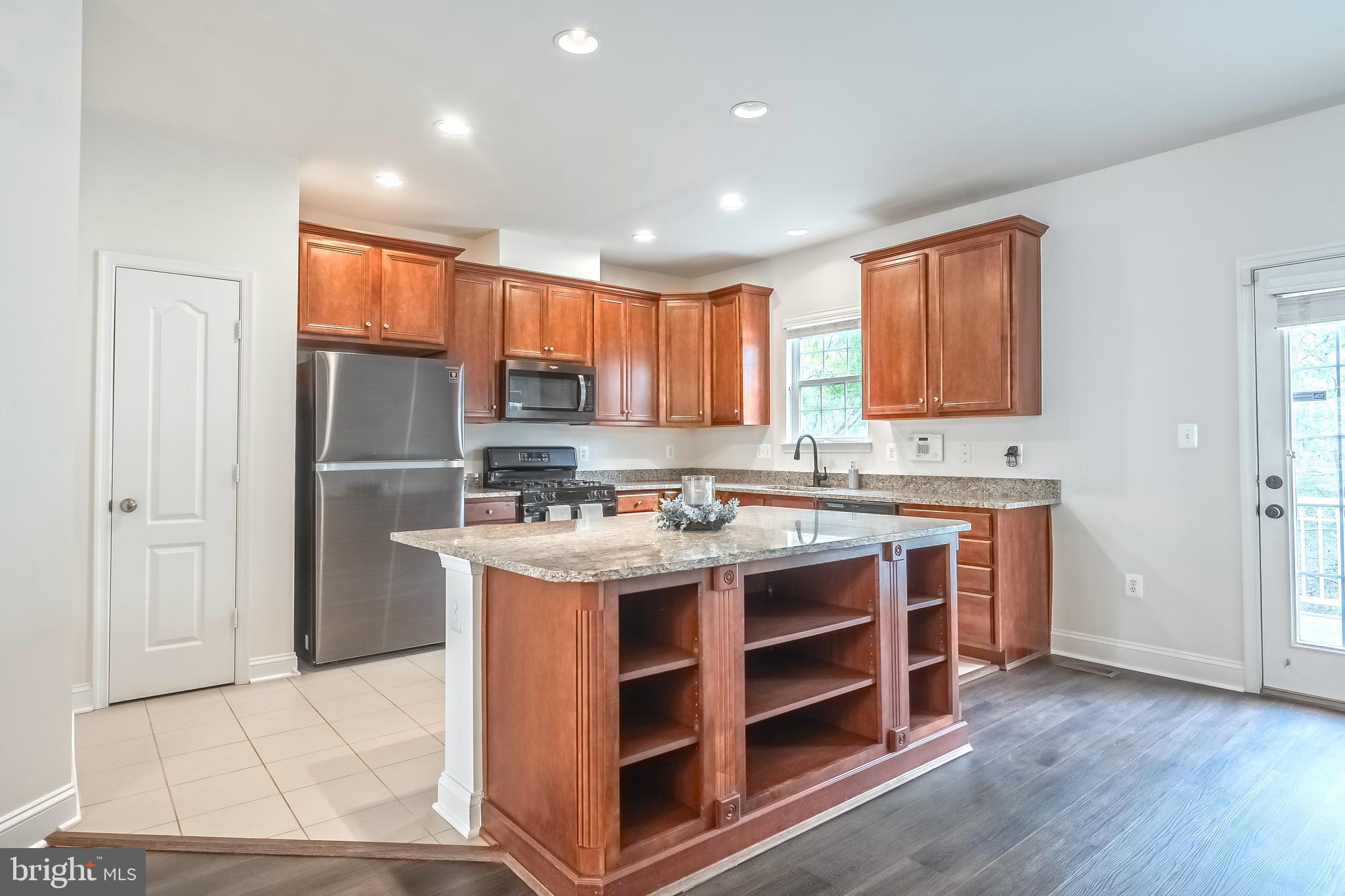 RIVER OAKS - Residential