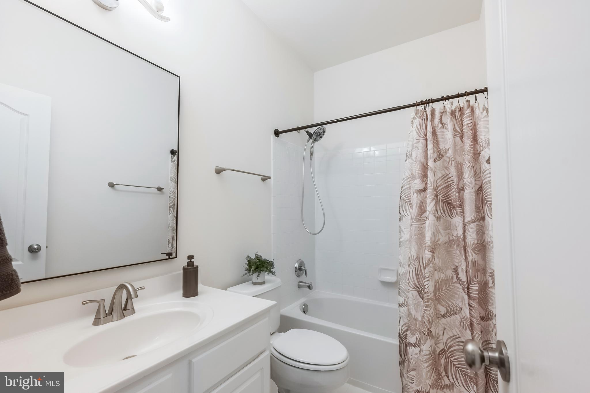 RIVER OAKS - Residential