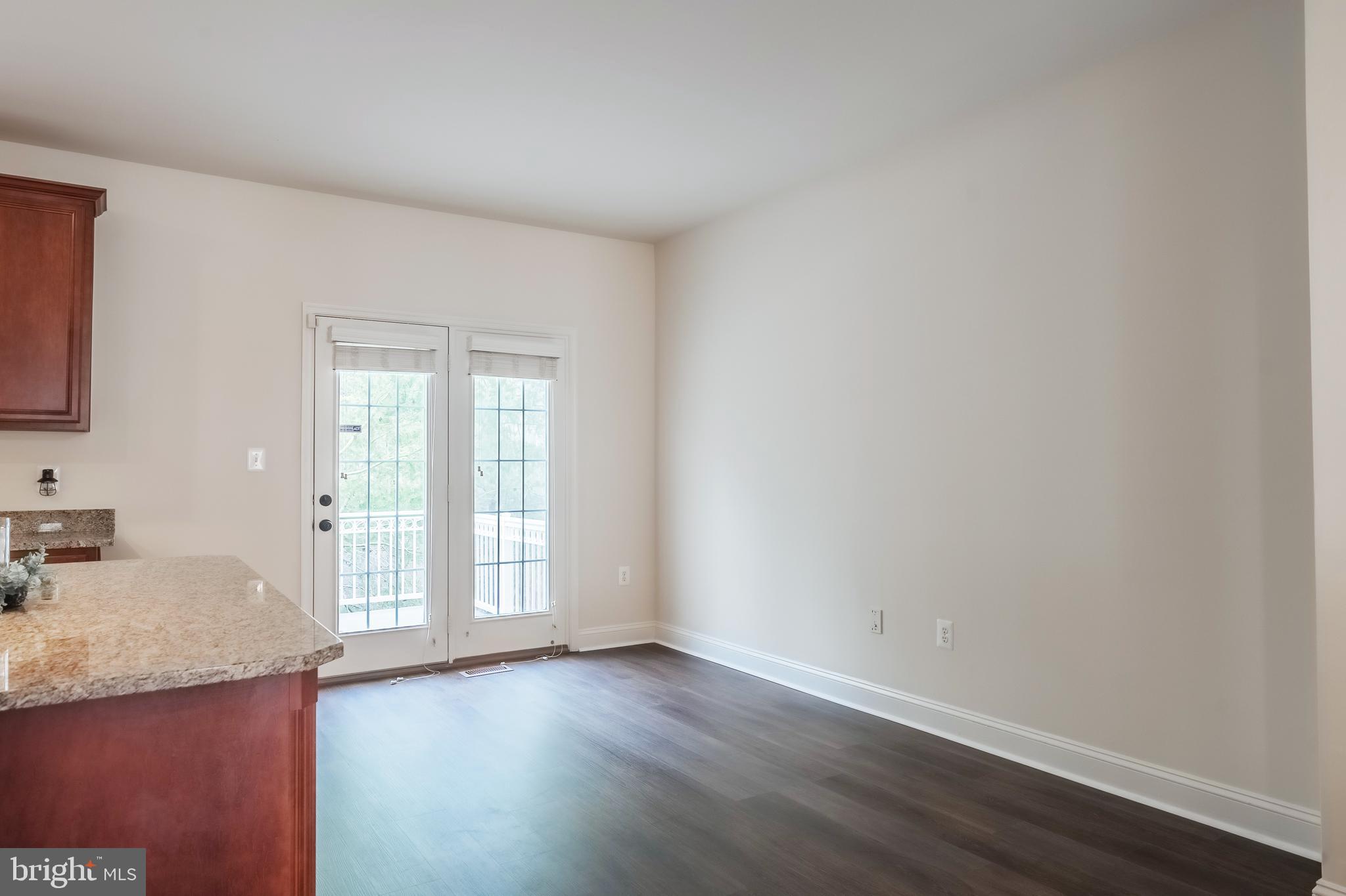 RIVER OAKS - Residential