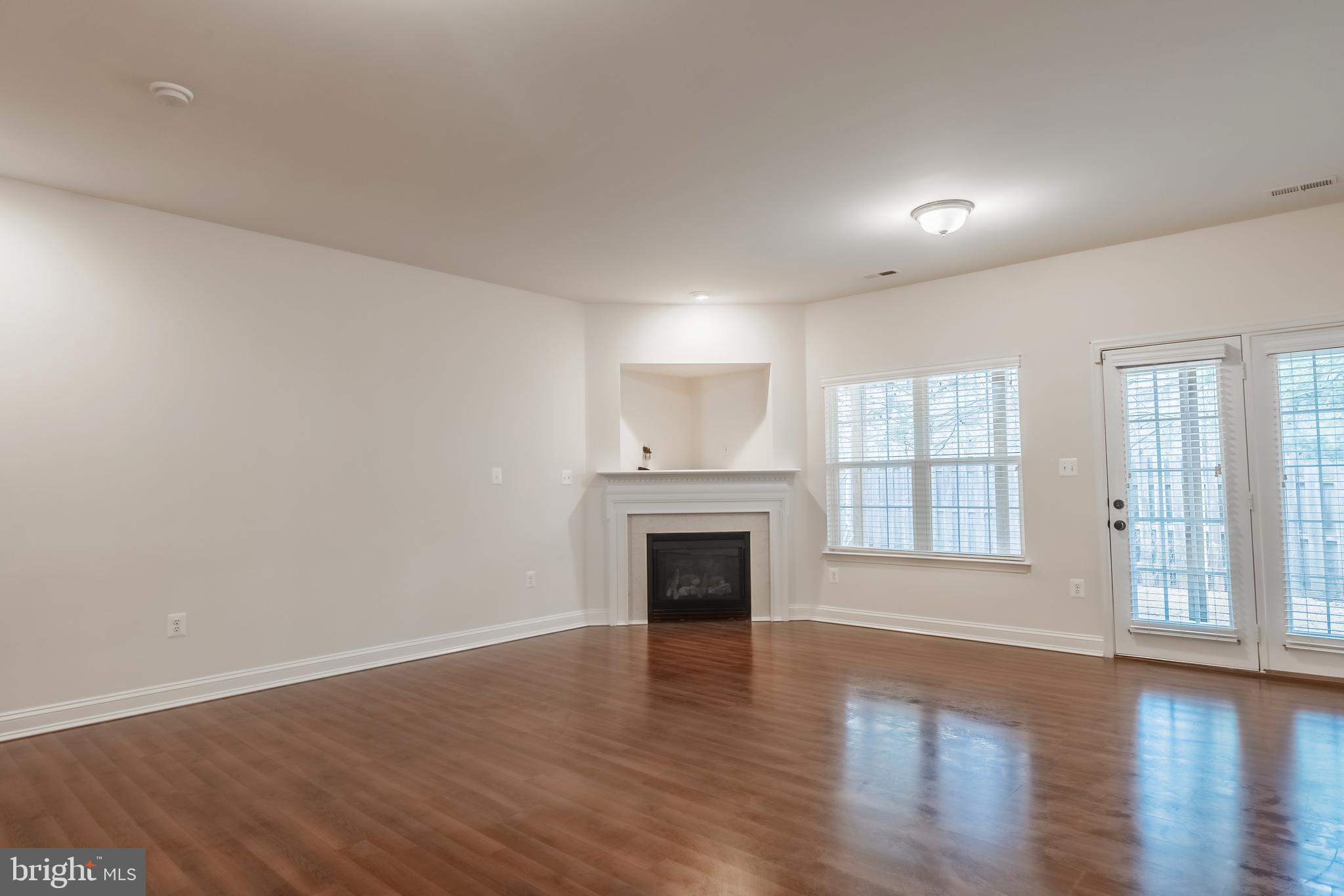 RIVER OAKS - Residential