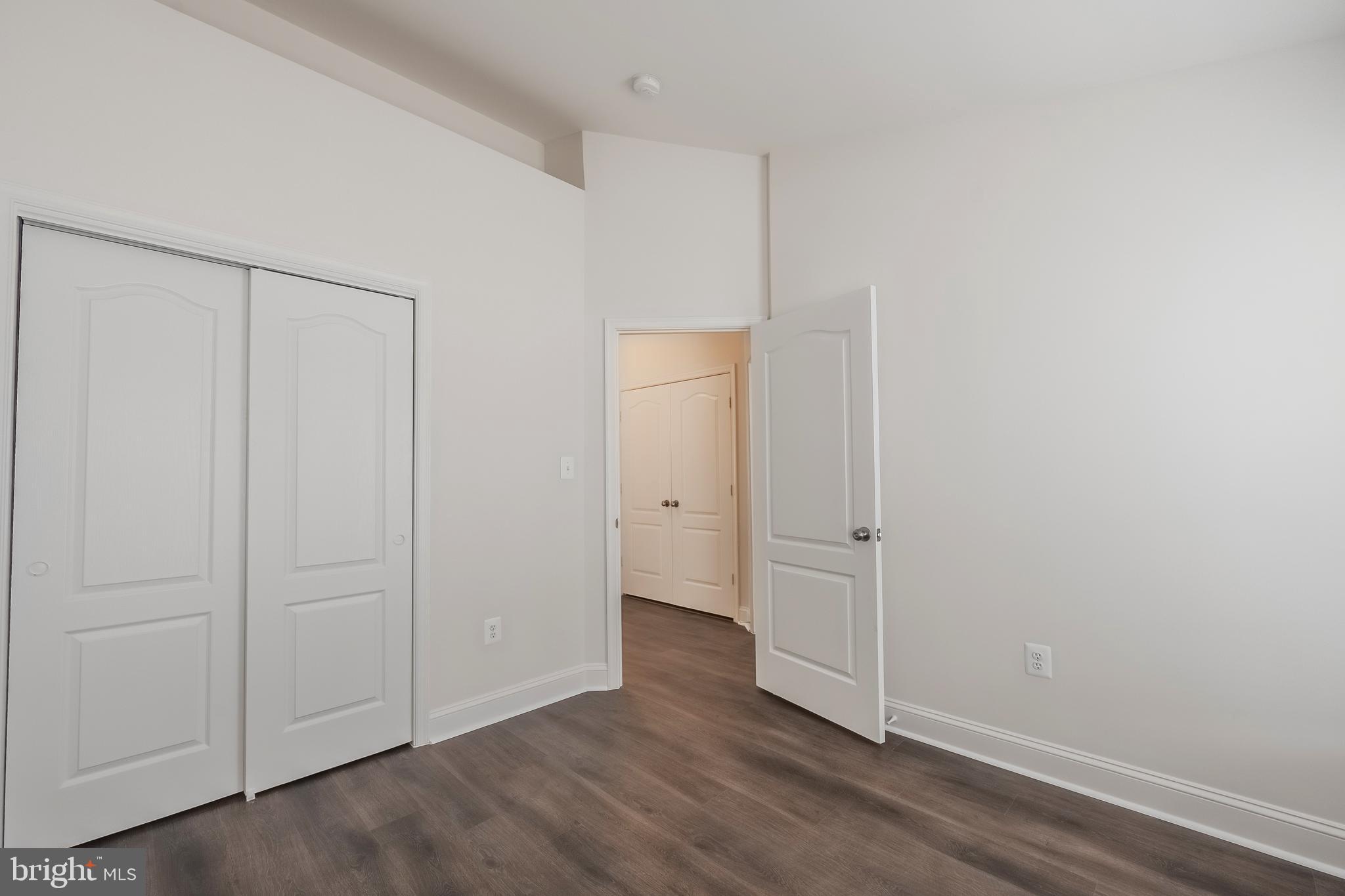 RIVER OAKS - Residential