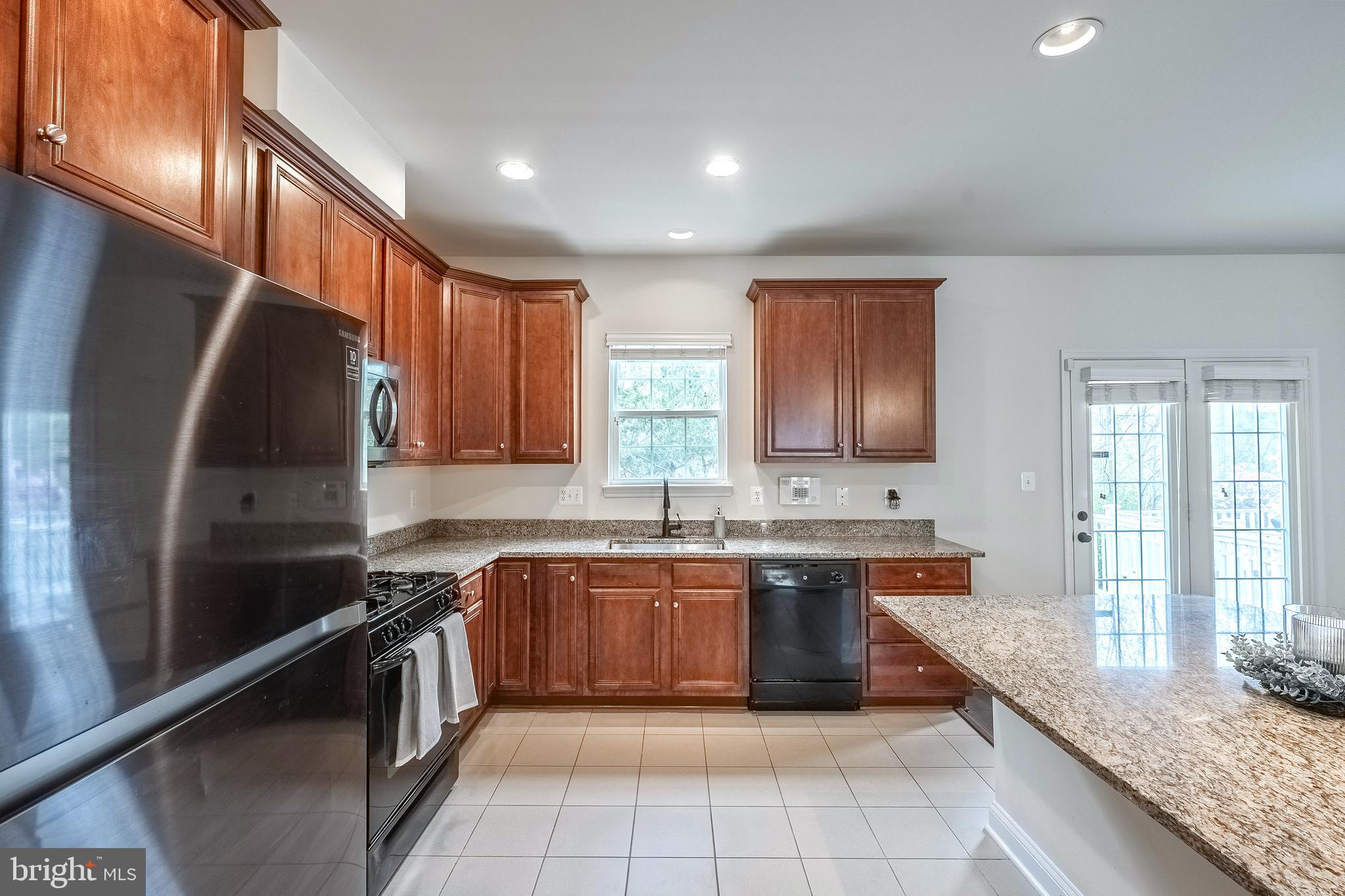 RIVER OAKS - Residential