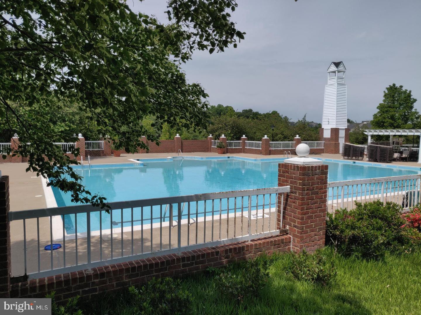 RIVER OAKS - Residential