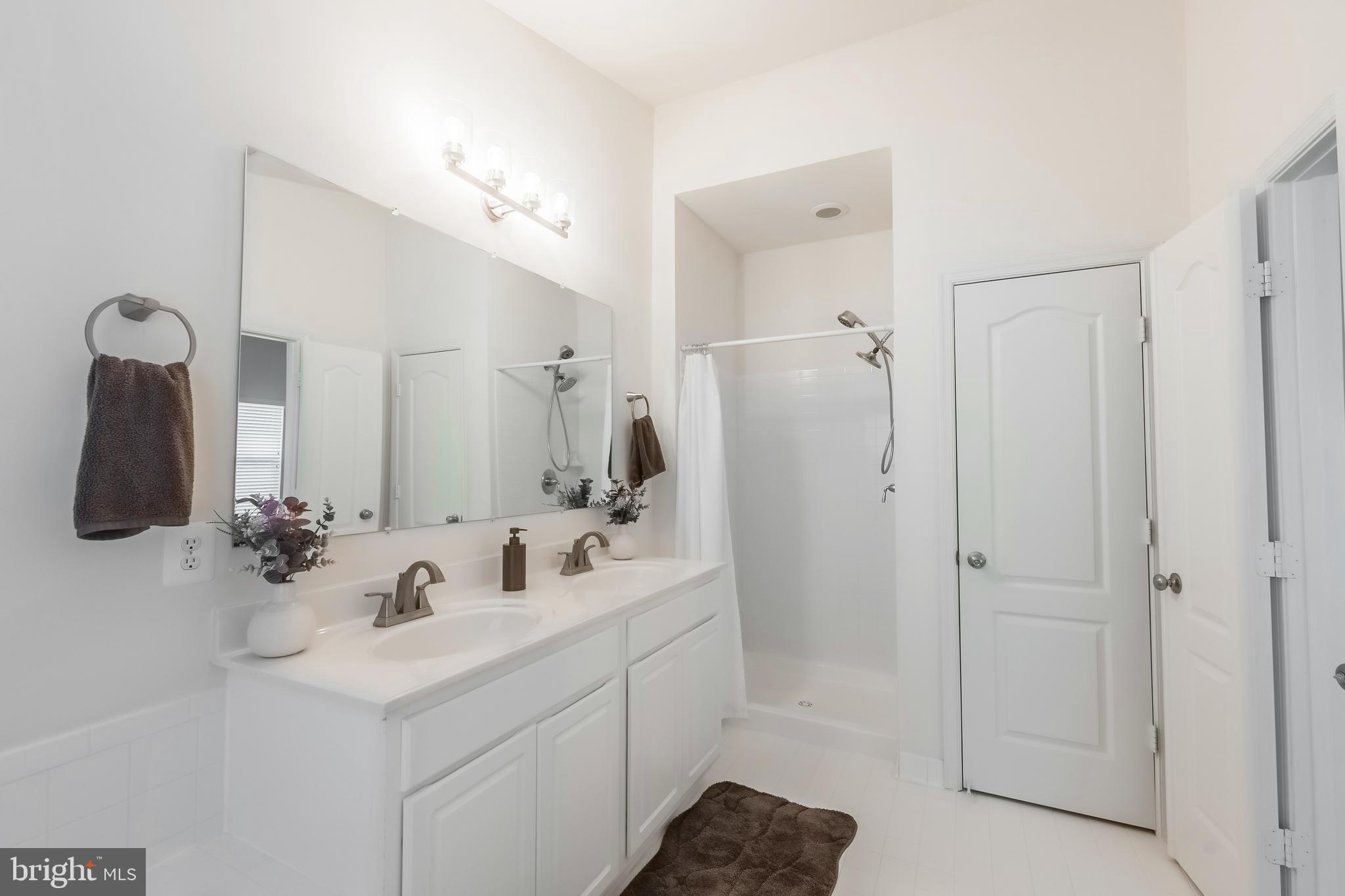 RIVER OAKS - Residential