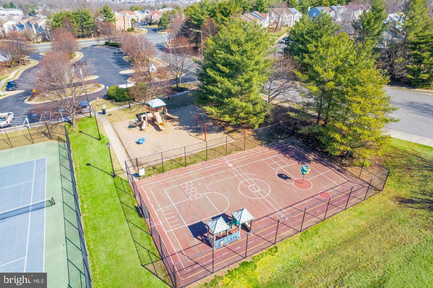 RIVER OAKS - Residential