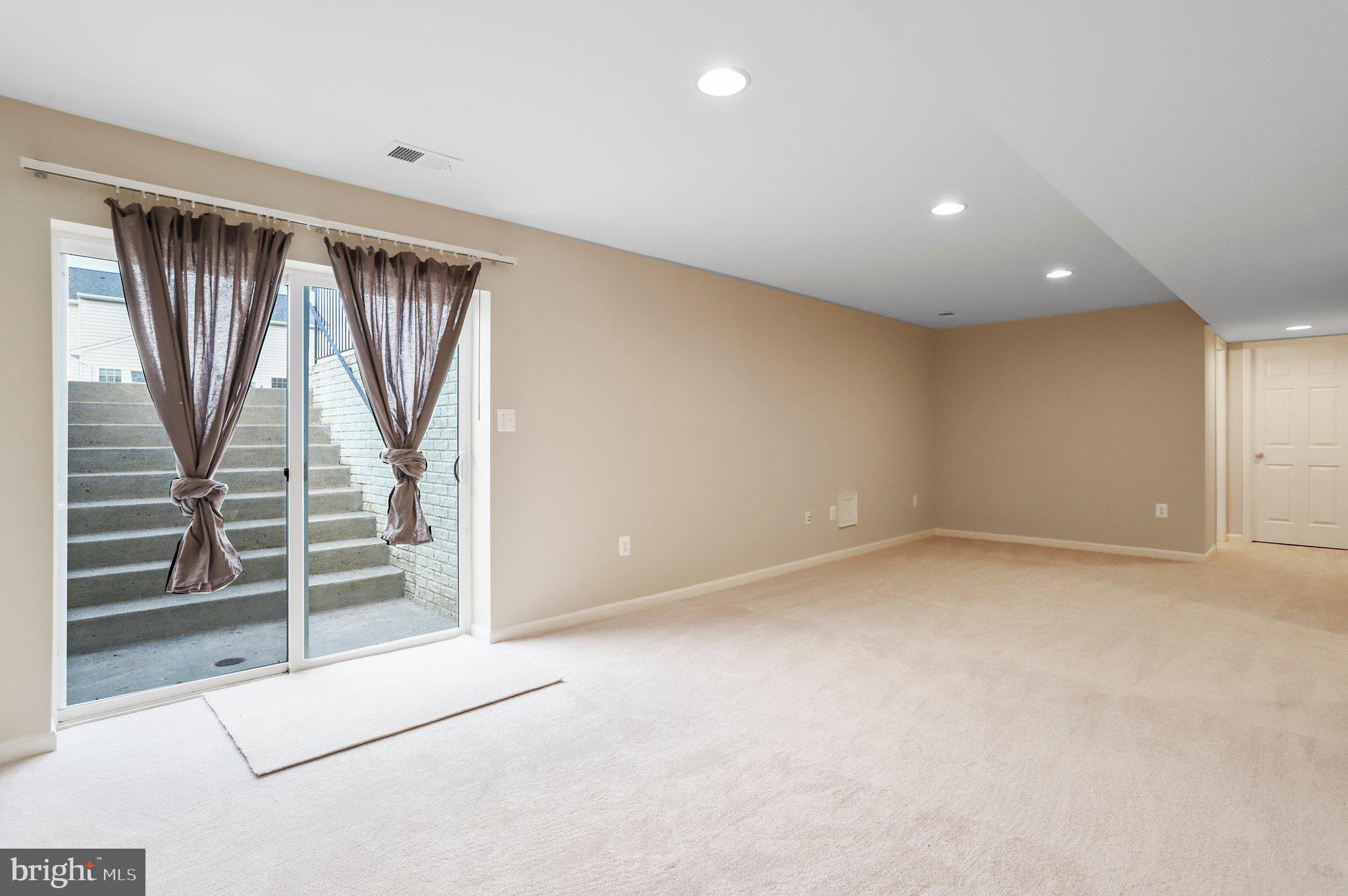 DEMORY FARM - Residential