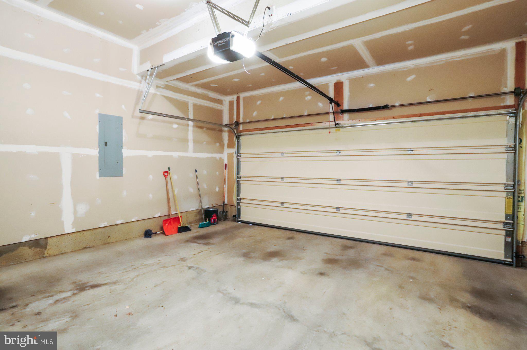 DEMORY FARM - Residential